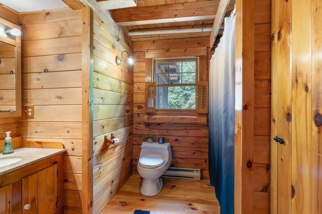 Haverhill, Massachusetts, 01832, United States, 4 Bedrooms Bedrooms, ,2 BathroomsBathrooms,Residential,For Sale,1906911