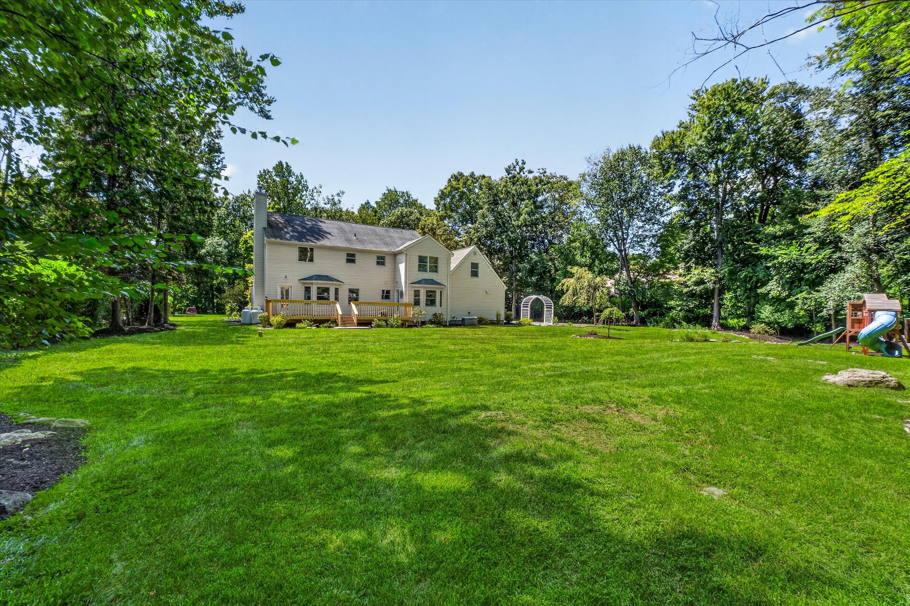  Maplewood Colonial - 物件實景