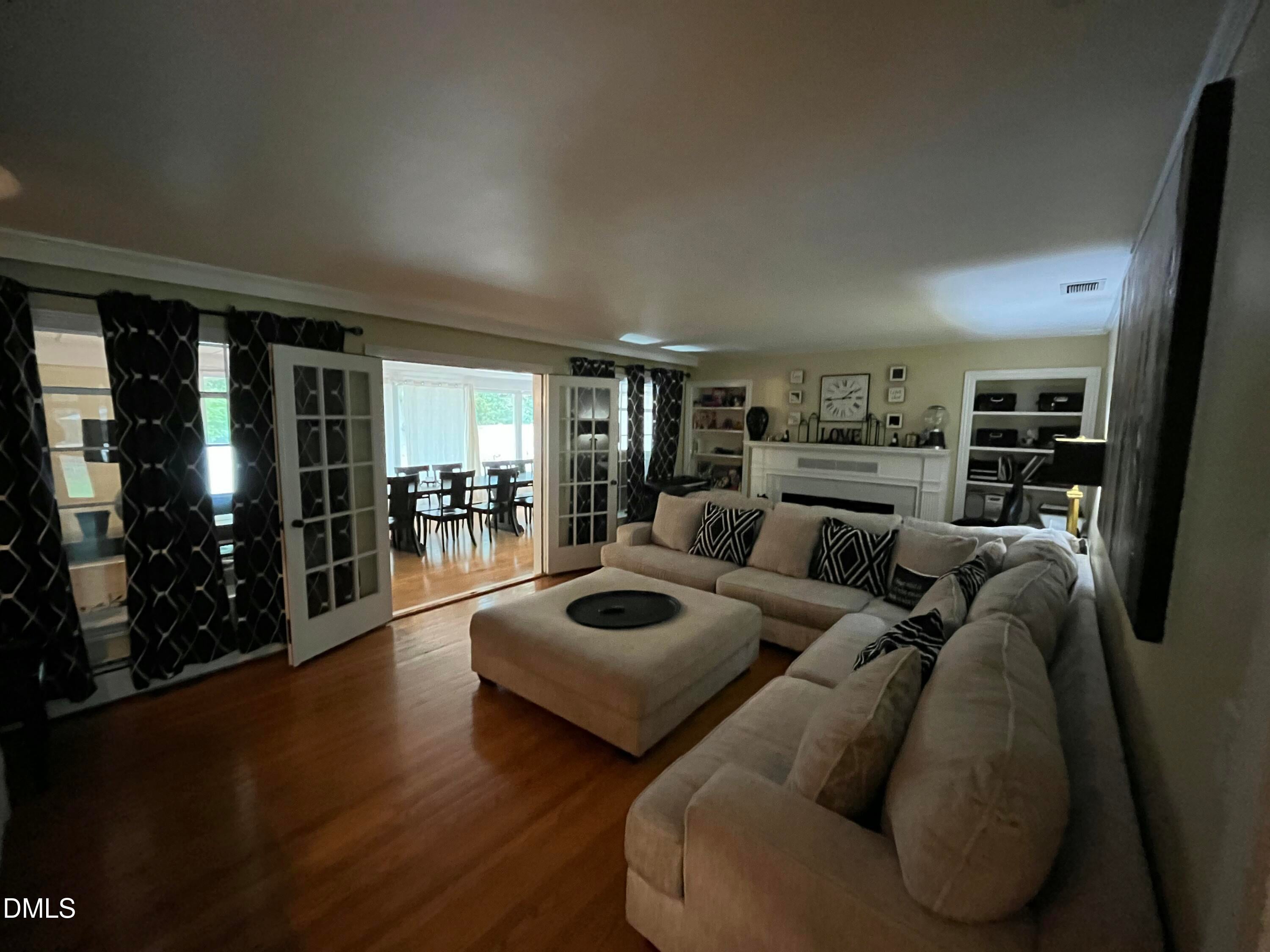 Burlington, North Carolina, 27215, United States, 6 Bedrooms Bedrooms, ,5 BathroomsBathrooms,Residential,For Sale,1999831