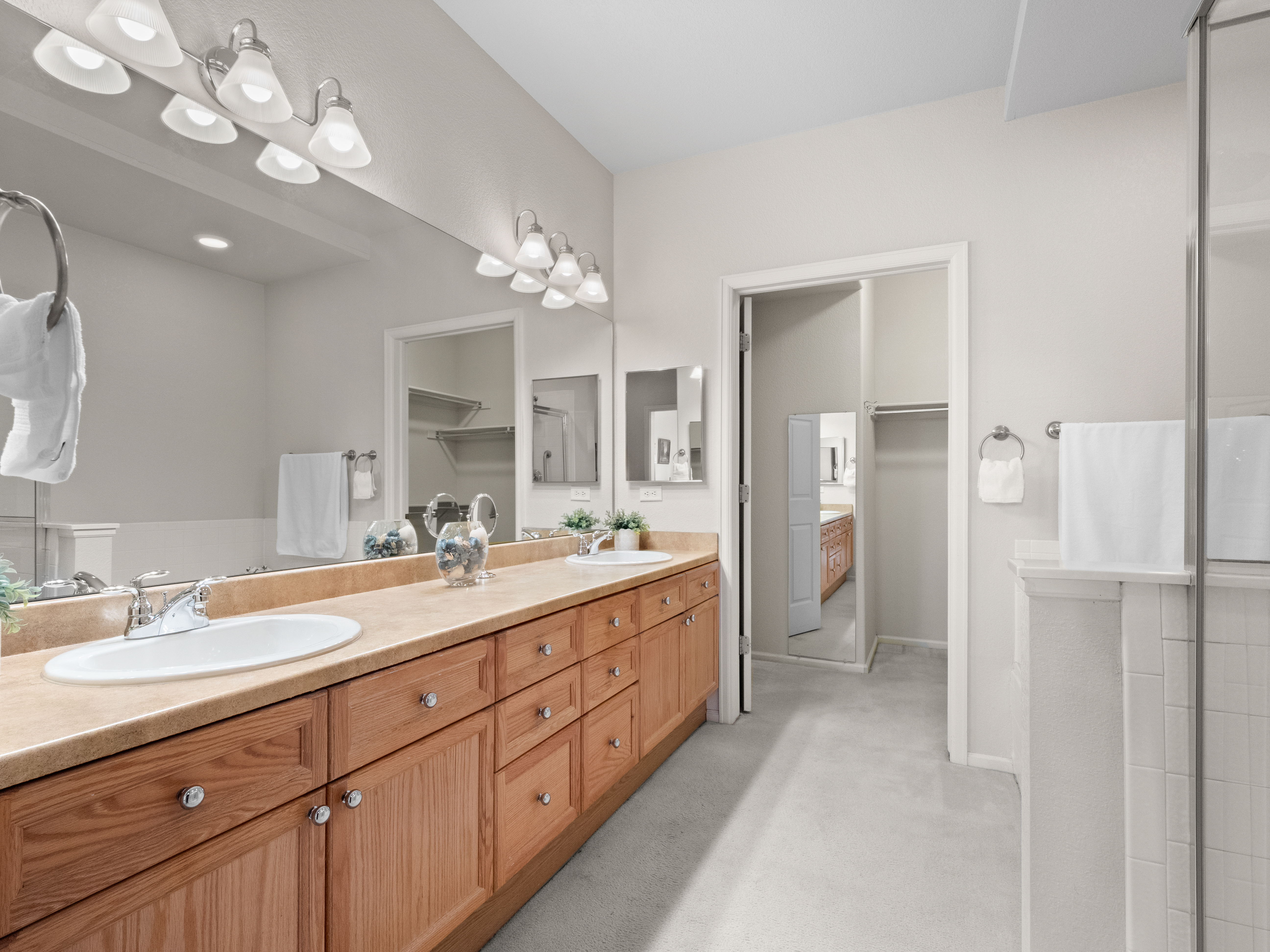  2240 S Vaughn Way, Aurora, CO, 80014 - 物件實景