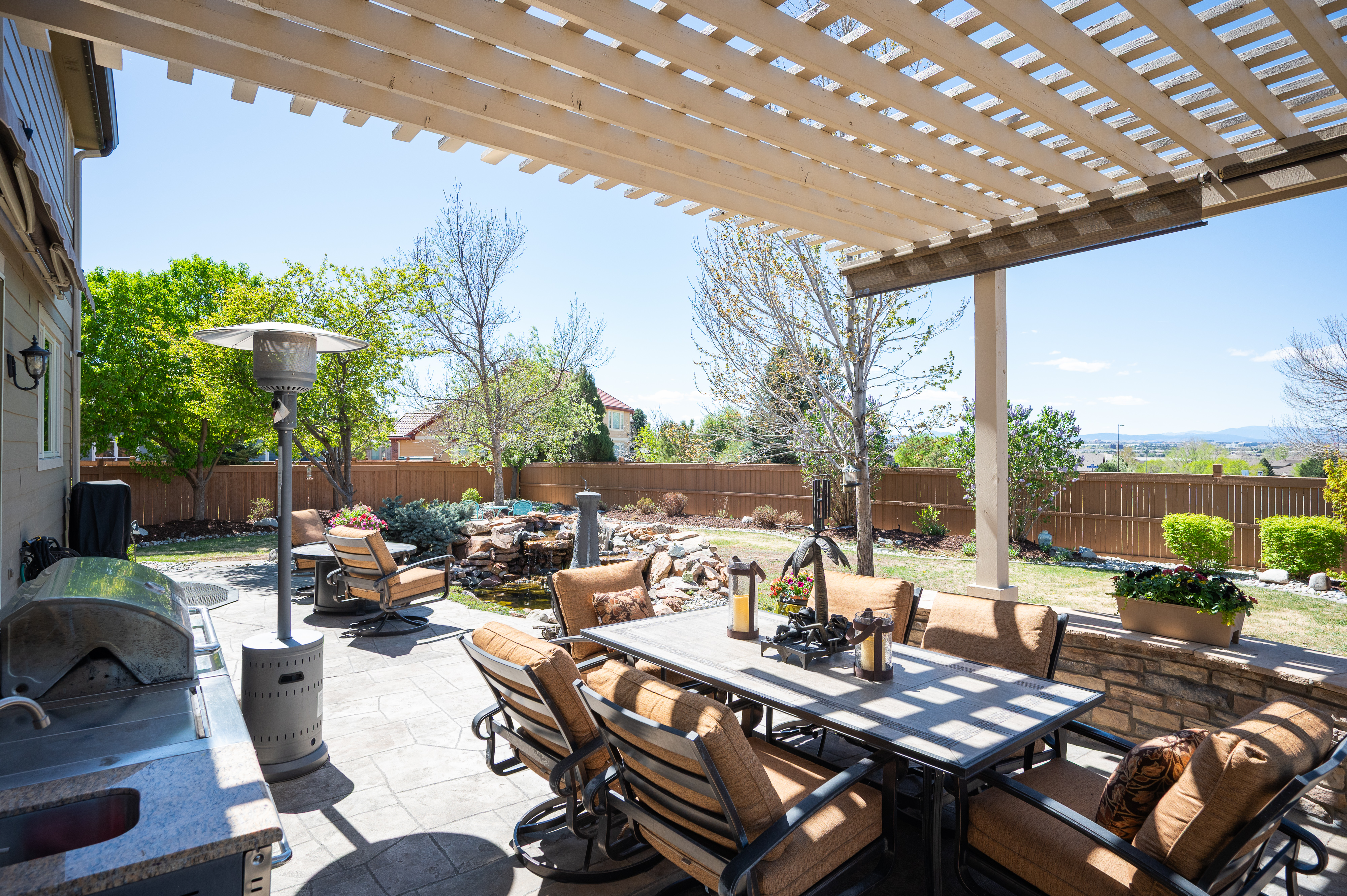  Luxury And Elegance Greet You At Every Turn In This Beautiful Home - 物件實景