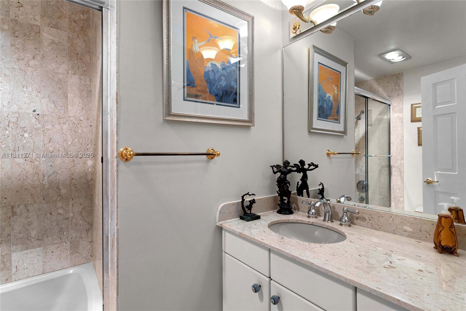 Miami Beach, Florida, 33109, United States, 4 Bedrooms Bedrooms, ,4 BathroomsBathrooms,Residential,For Sale,1837021