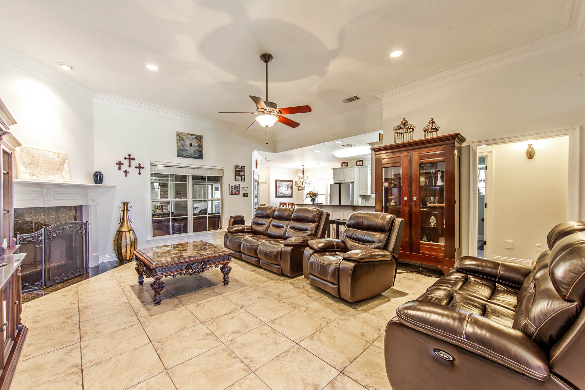 Houma, Louisiana, 70360, United States, 3 Bedrooms Bedrooms, ,4 BathroomsBathrooms,Residential,For Sale,1794394