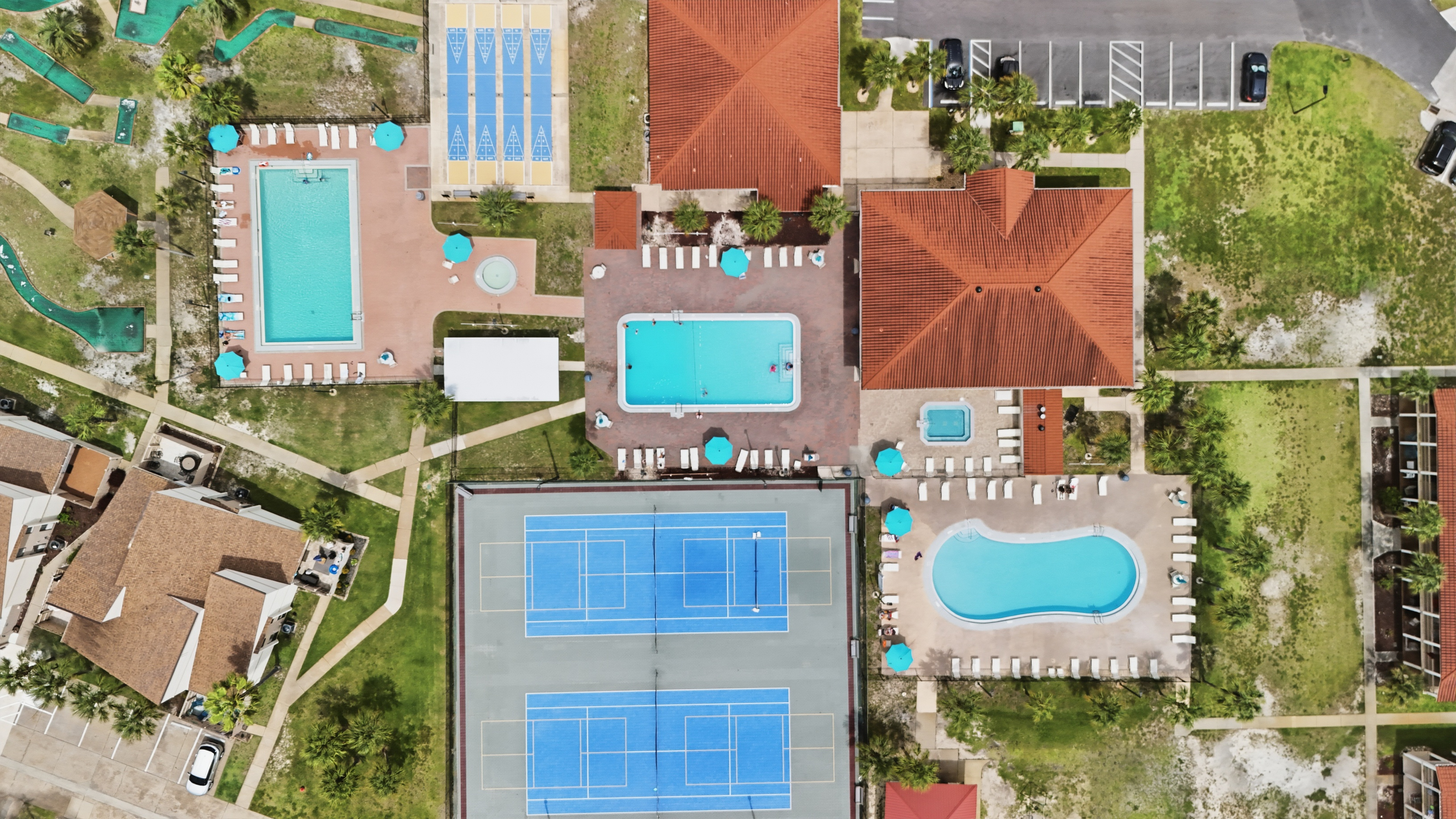  Amenity-Rich Beach Townhome Near Pier Park - 物件實景