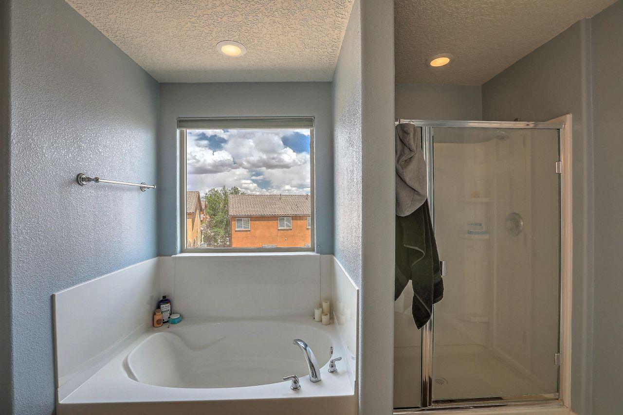 Rio Rancho, New Mexico, 87124, United States, 5 Bedrooms Bedrooms, ,4 BathroomsBathrooms,Residential,For Sale,1805604