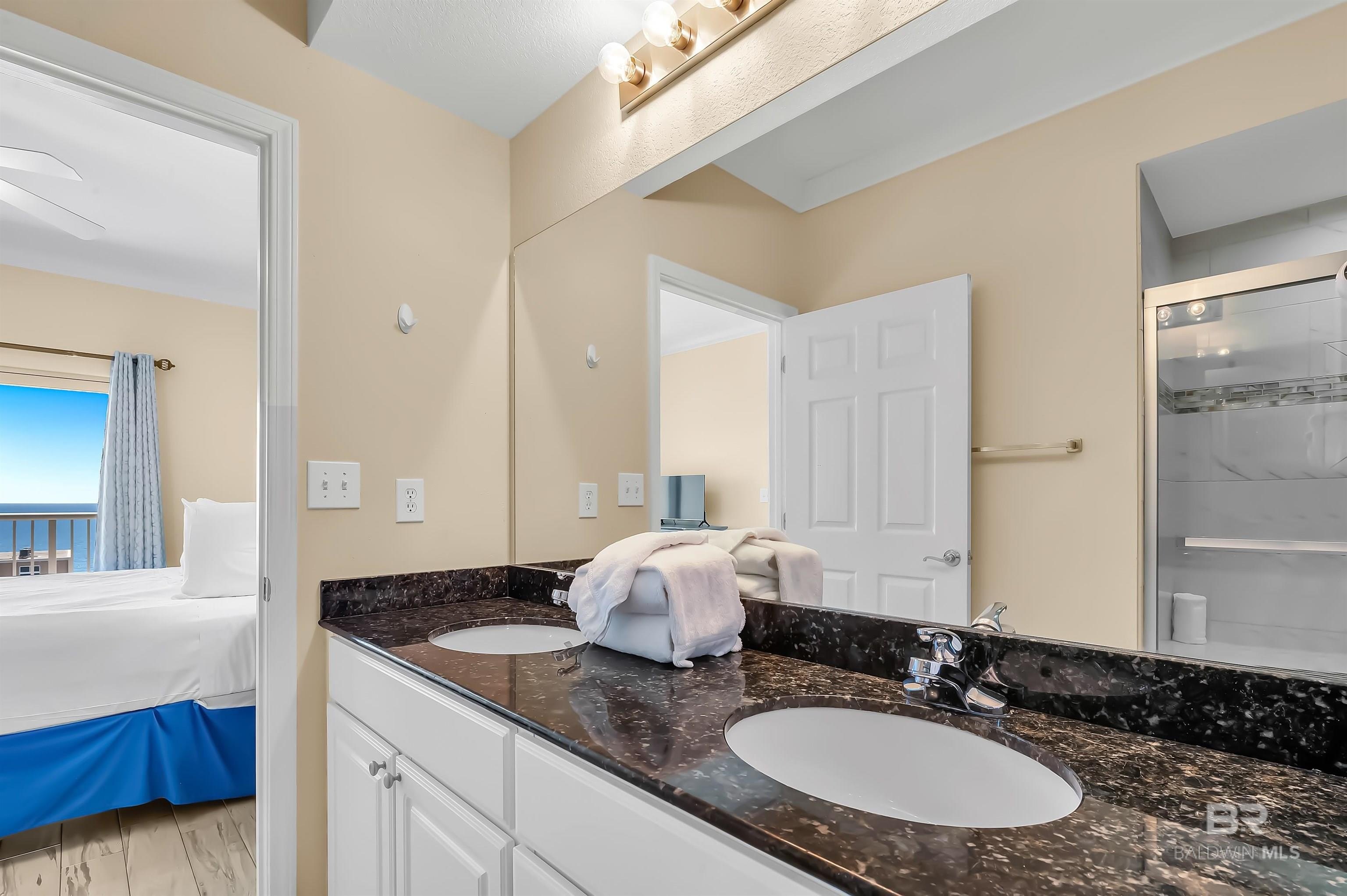 Gulf Shores, Alabama, 36542, United States, 2 Bedrooms Bedrooms, ,2 BathroomsBathrooms,Residential,For Sale,1879116