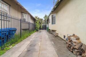 Los Angeles, California, 90037, United States, 3 Bedrooms Bedrooms, ,1 BathroomBathrooms,Residential,For Sale,1793774
