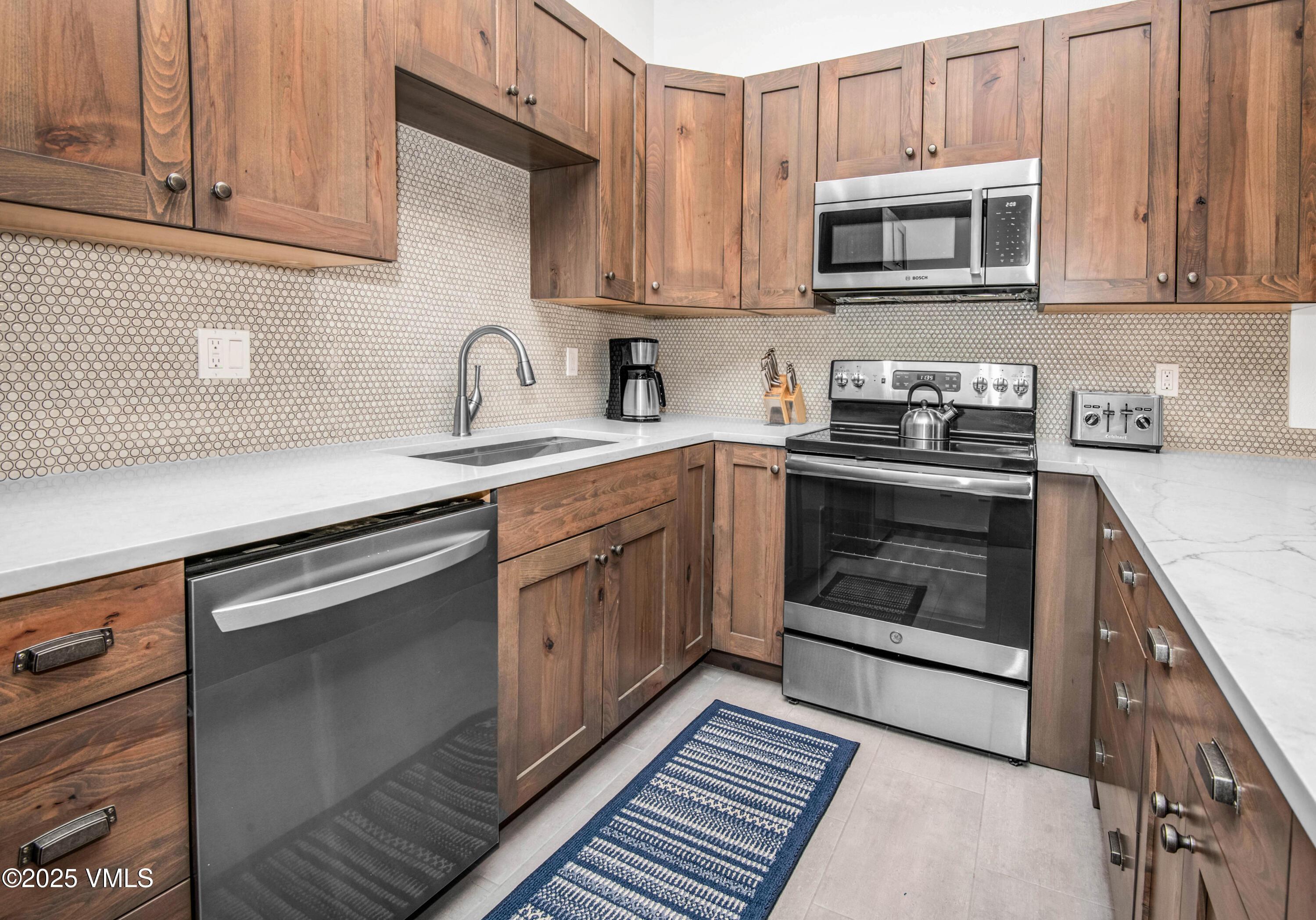 Eagle-Vail, Colorado, 81620, United States, 2 Bedrooms Bedrooms, ,2 BathroomsBathrooms,Residential,For Sale,1989630