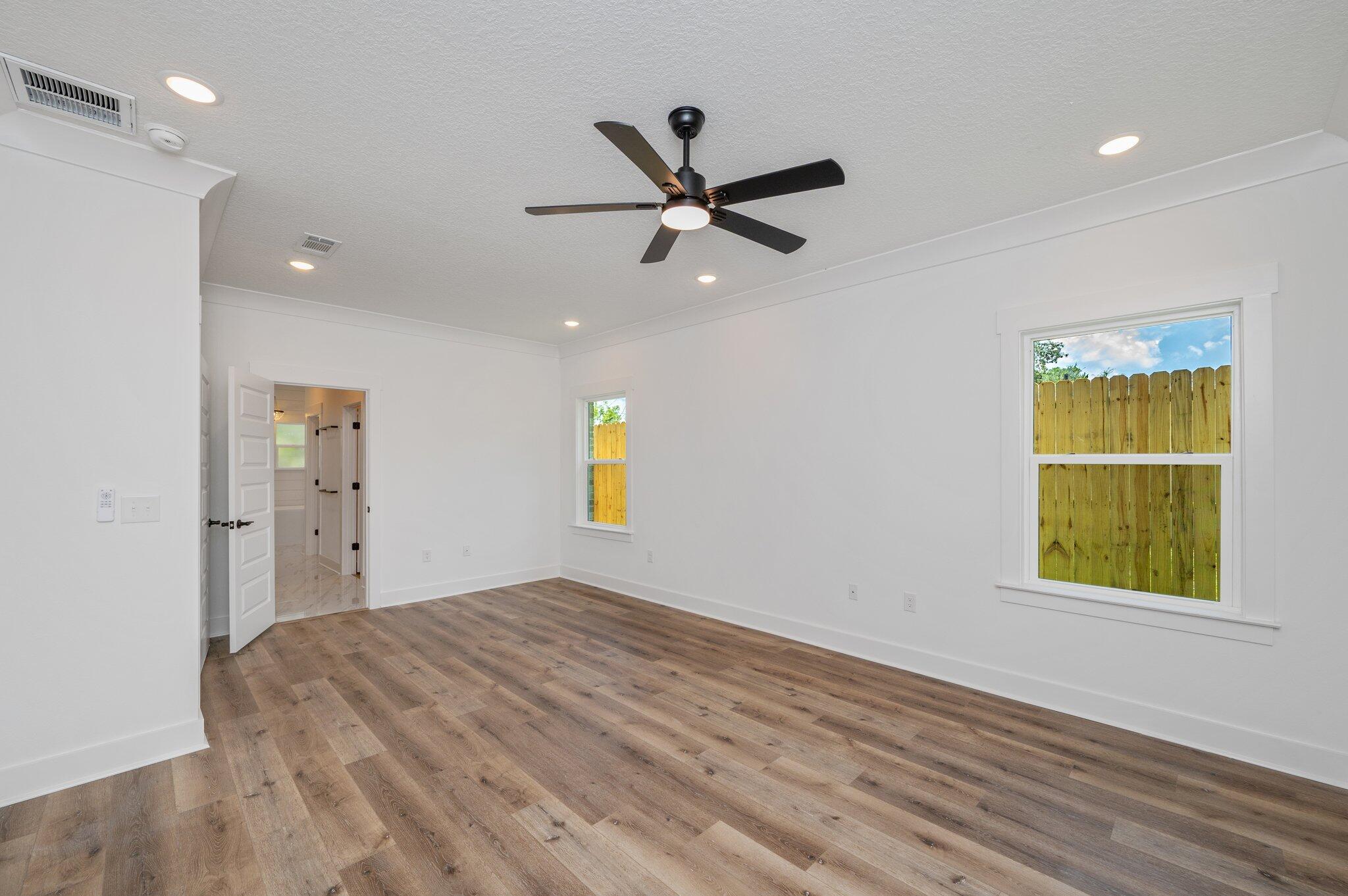 Fort Walton Beach, Florida, 32548, United States, 6 Bedrooms Bedrooms, ,3 BathroomsBathrooms,Residential,For Sale,1890001