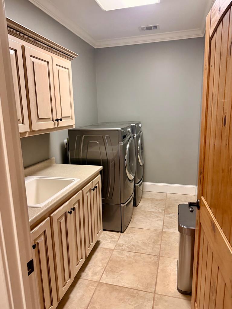 Ellijay, Georgia, 30536, United States, 4 Bedrooms Bedrooms, ,4 BathroomsBathrooms,Residential,For Sale,1876952