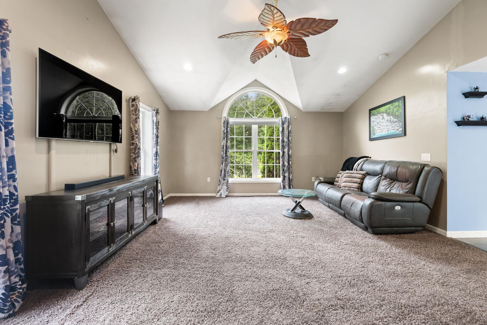 Londonderry, New Hampshire, 03053, United States, ,Residential,For Sale,1916395