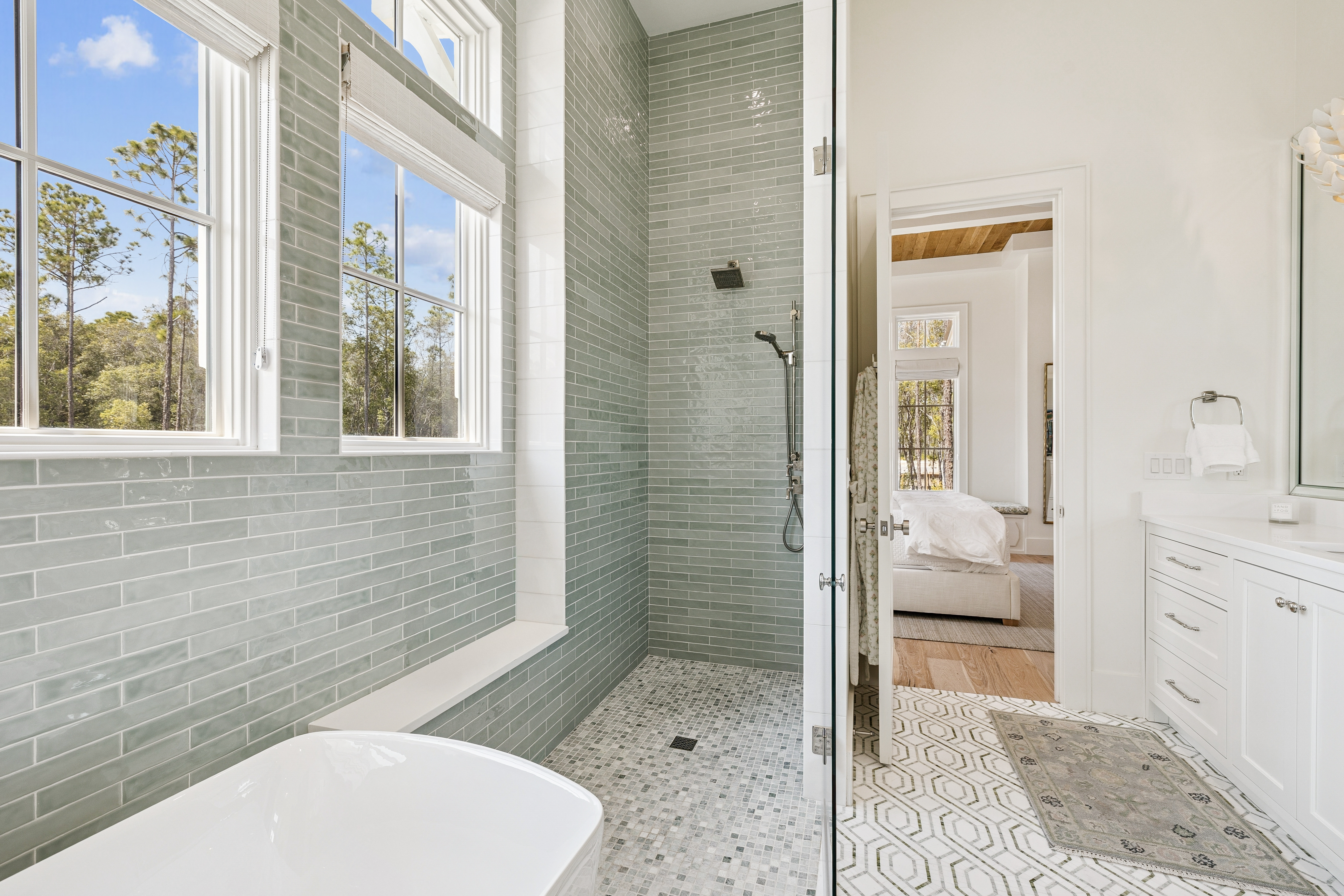  Refined Coastal Residence With Designer Interiors And Exceptional Craftsmanship - 物件實景