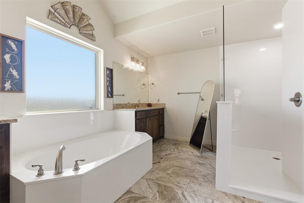 Grandview, Texas, 76050, United States, 4 Bedrooms Bedrooms, ,3 BathroomsBathrooms,Residential,For Sale,1991534