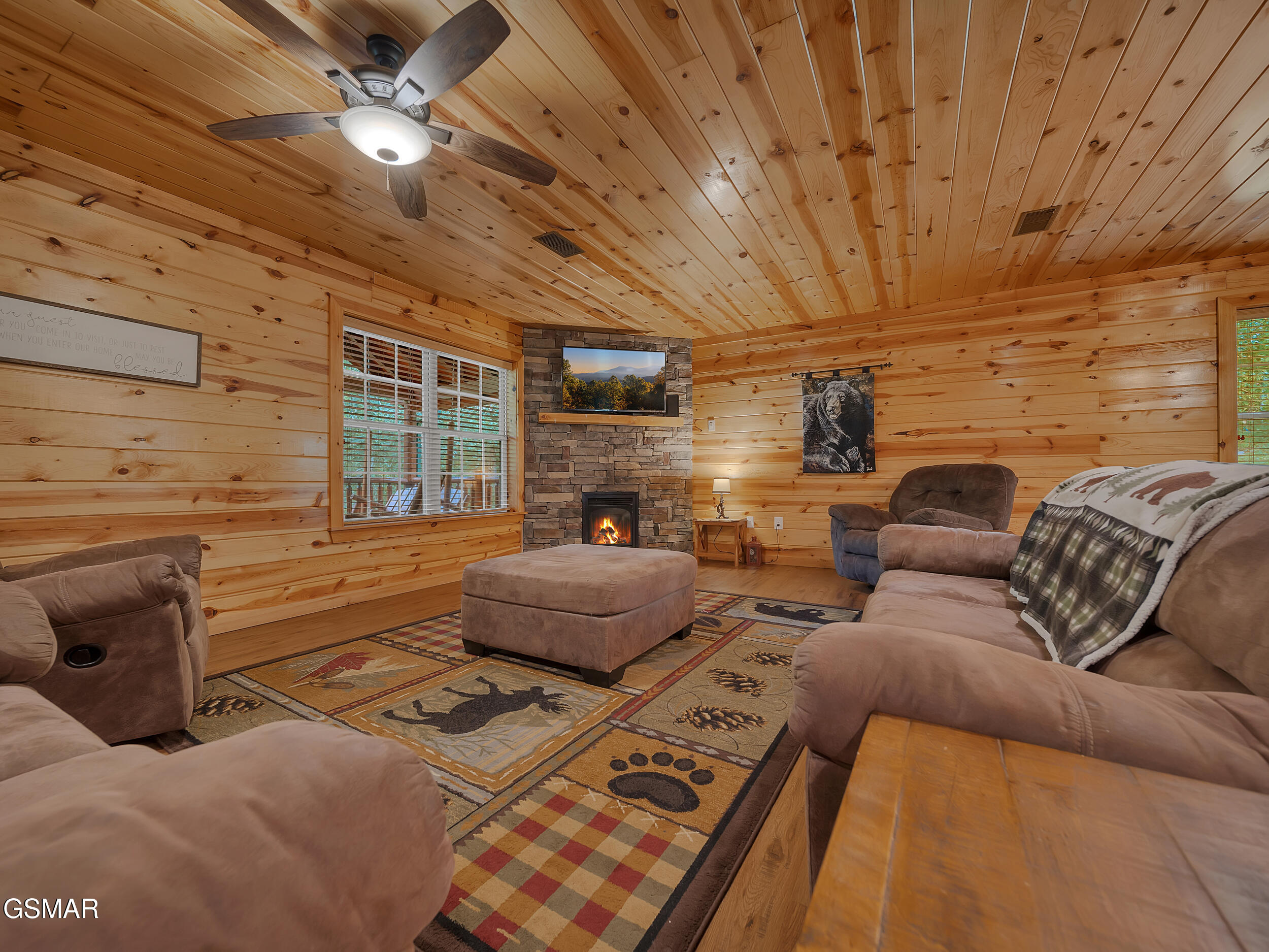 Pigeon Forge, Tennessee, 37876, United States, 4 Bedrooms Bedrooms, ,4 BathroomsBathrooms,Residential,For Sale,1944632