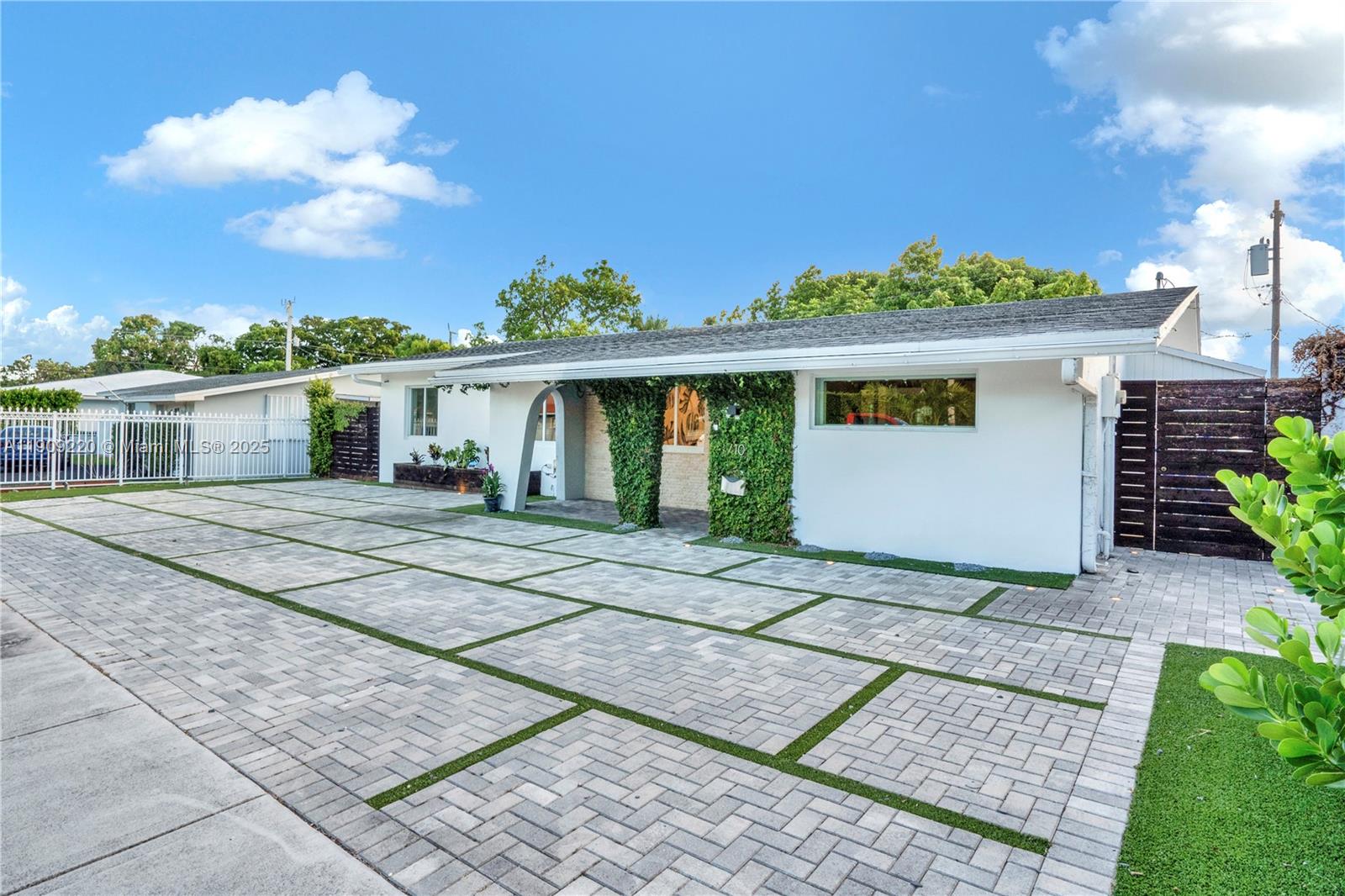Miami, Florida, 33145, United States, 3 Bedrooms Bedrooms, ,2 BathroomsBathrooms,Residential,For Sale,1987524