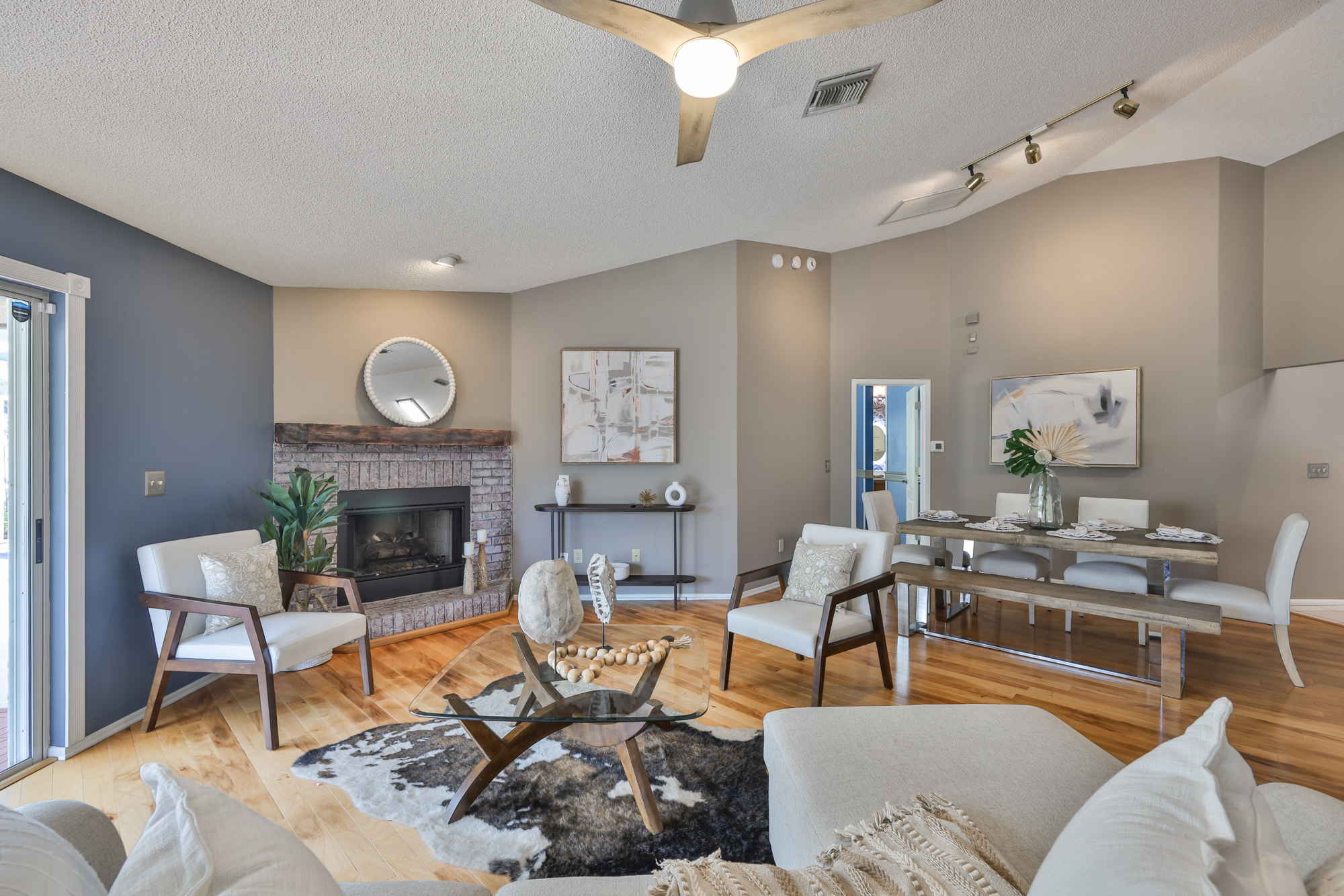 Tampa, Florida, 33635, United States, 4 Bedrooms Bedrooms, ,2 BathroomsBathrooms,Residential,For Sale,1996495