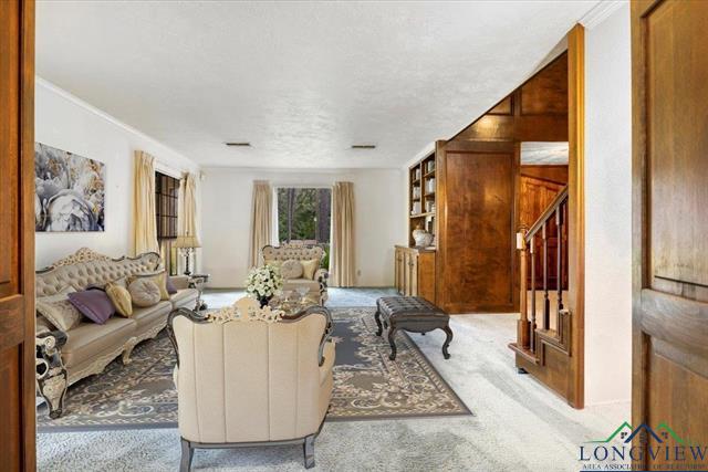 Henderson, Texas, 75652, United States, 3 Bedrooms Bedrooms, ,3 BathroomsBathrooms,Residential,For Sale,1820129