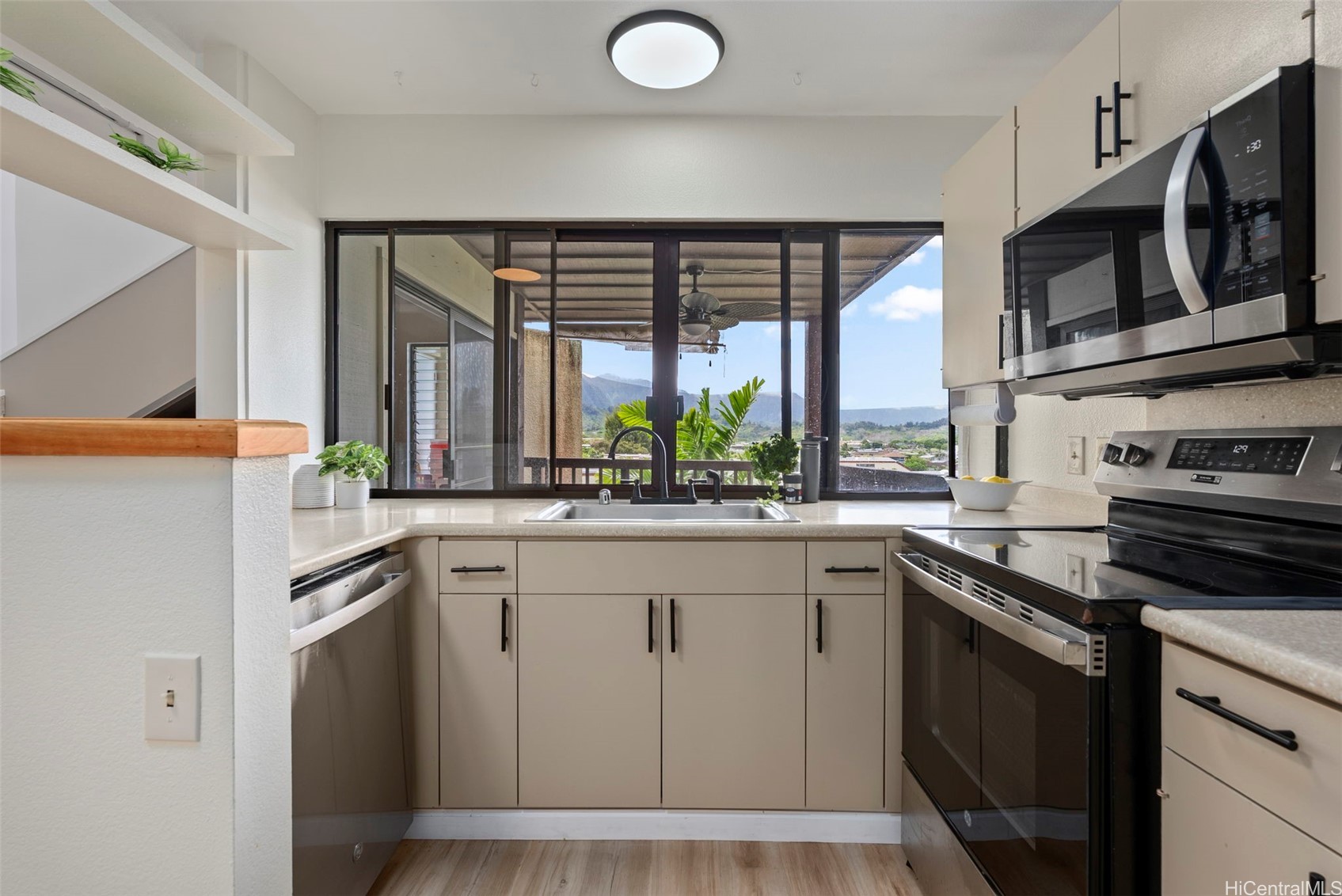 Kaneohe, Hawaii, 96744, United States, 2 Bedrooms Bedrooms, ,2 BathroomsBathrooms,Residential,For Sale,1848106
