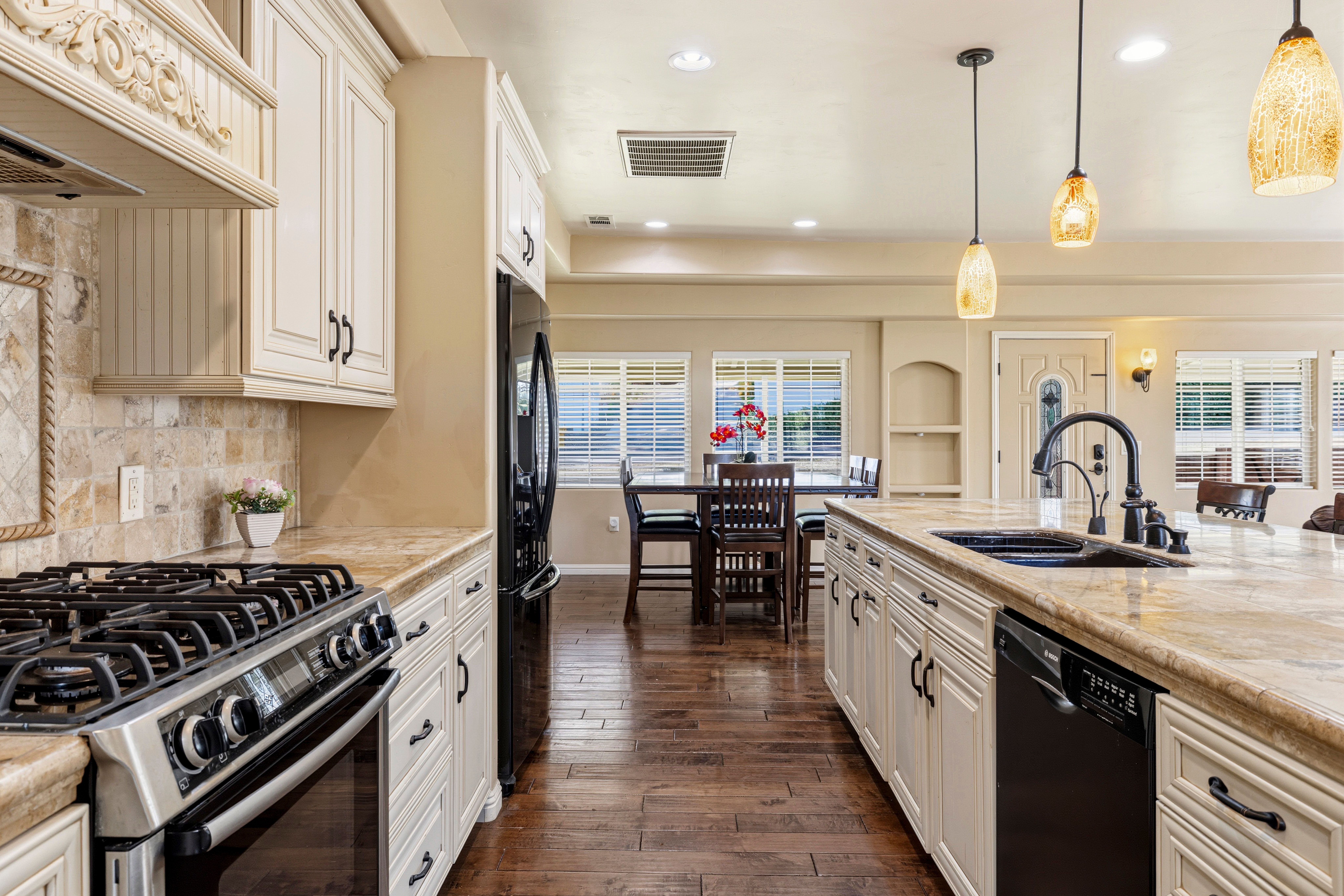  8723 Phoenix Avenue, Fair Oaks, CA 95628 - 物件實景