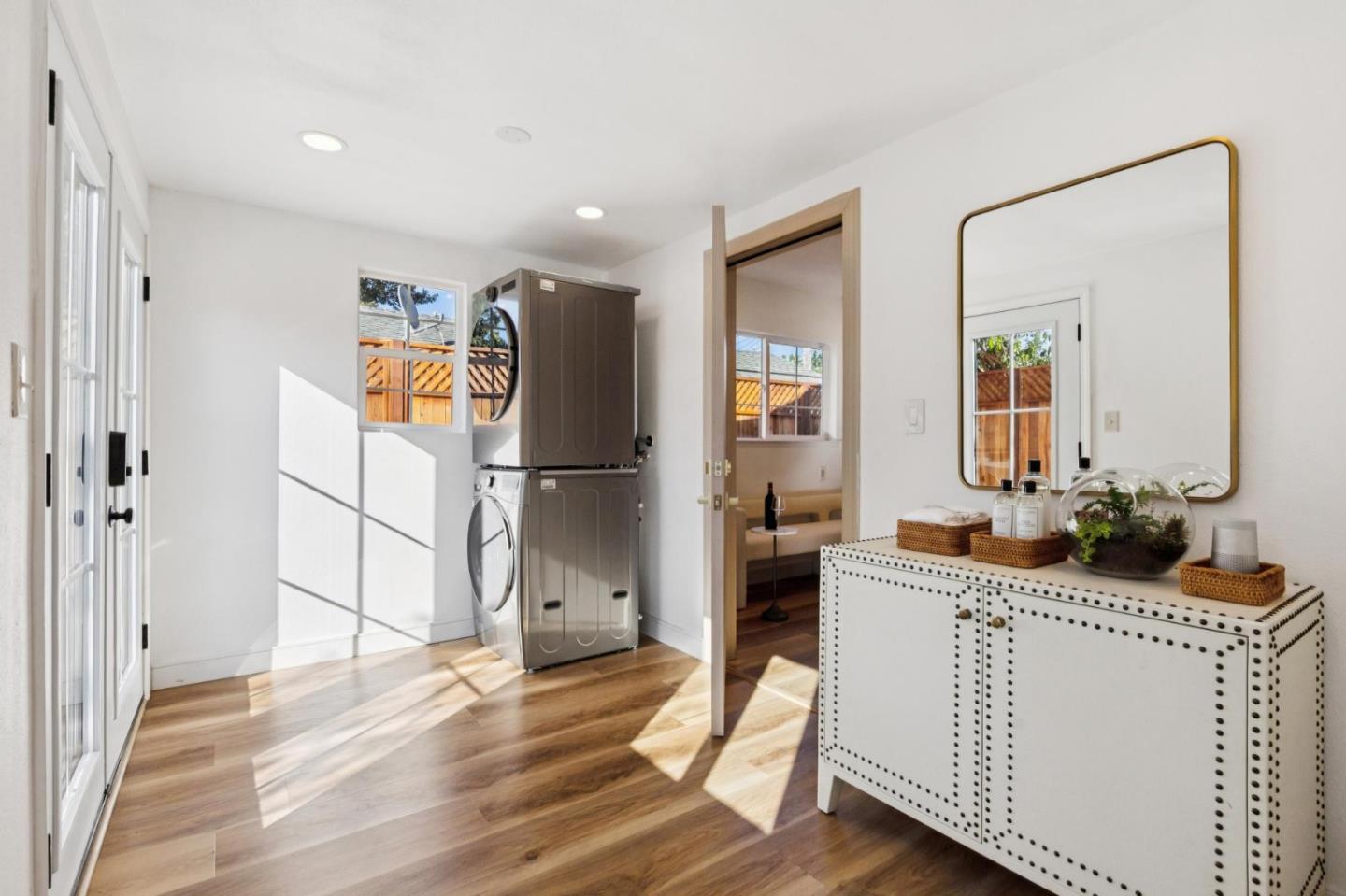 East Palo Alto, California, 94303, United States, 3 Bedrooms Bedrooms, ,2 BathroomsBathrooms,Residential,For Sale,1947382