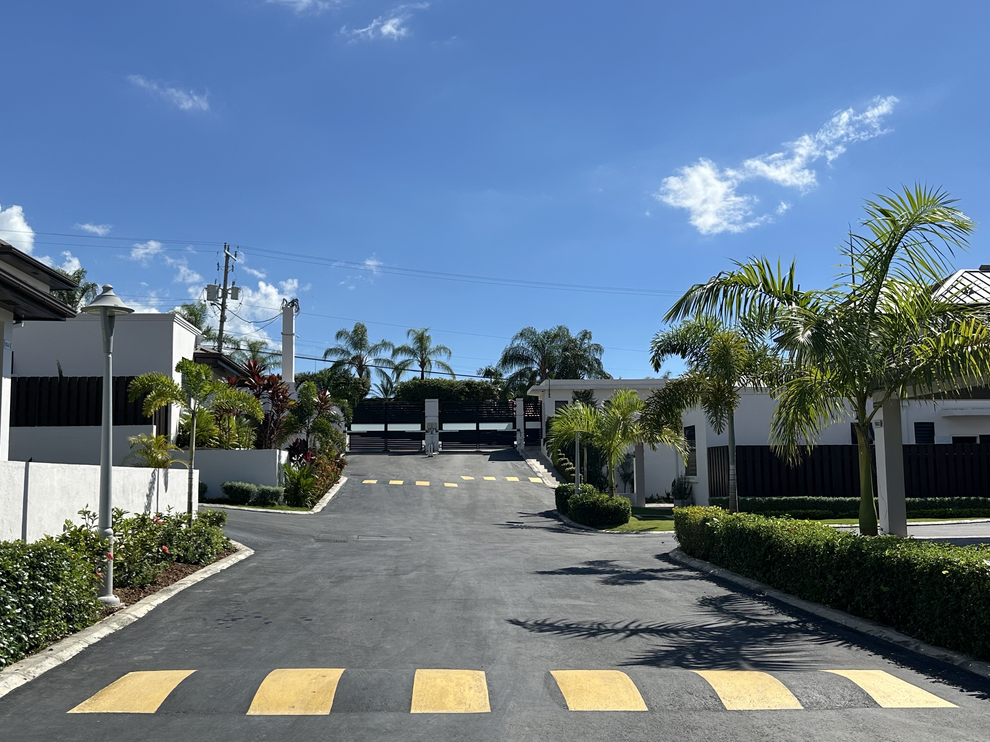 Kingston 6, JM, 2 Bedrooms Bedrooms, ,3 BathroomsBathrooms,Residential,For Sale,1838933