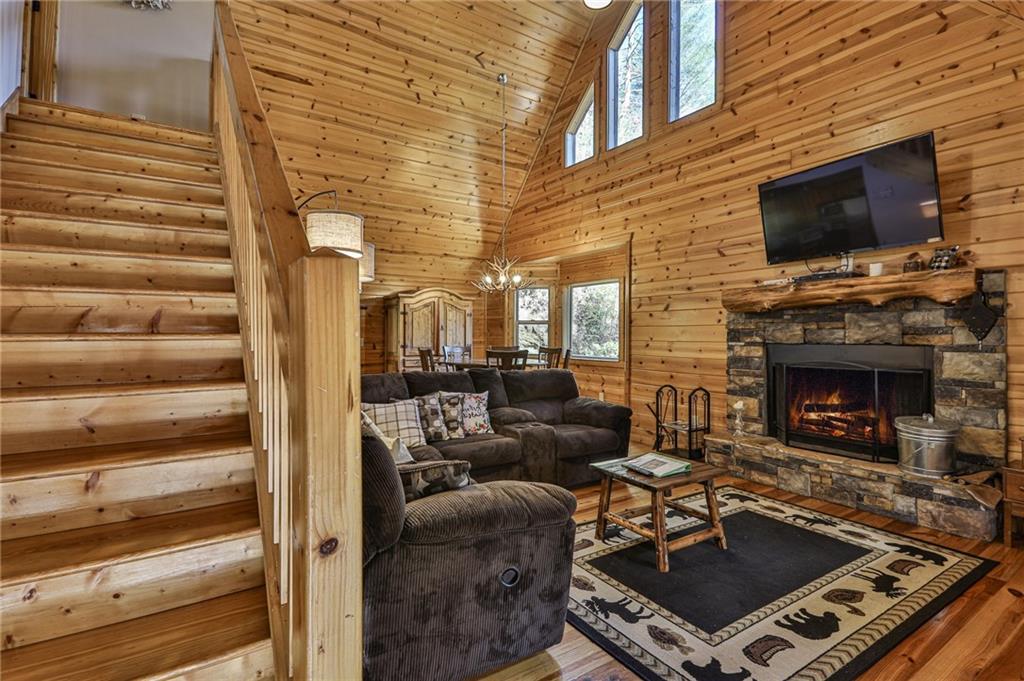 Ellijay, Georgia, 30540, United States, 3 Bedrooms Bedrooms, ,3 BathroomsBathrooms,Residential,For Sale,1923913