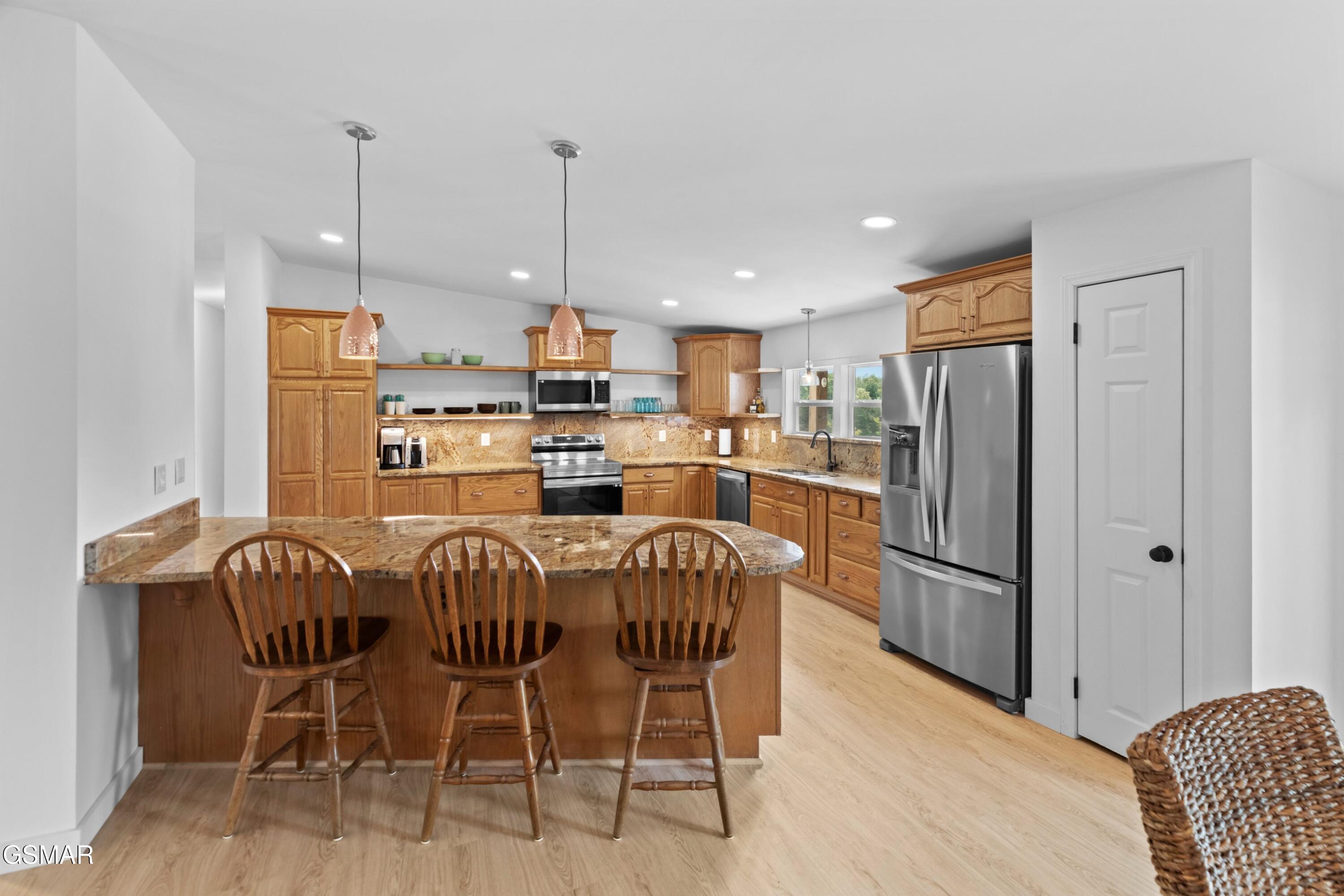 Dandridge, Tennessee, 37725, United States, 3 Bedrooms Bedrooms, ,2 BathroomsBathrooms,Residential,For Sale,1982636