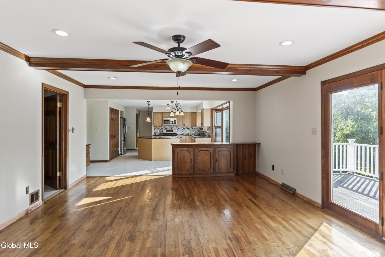 Niskayuna, New York, 12309, United States, 6 Bedrooms Bedrooms, ,4 BathroomsBathrooms,Residential,For Sale,1906999
