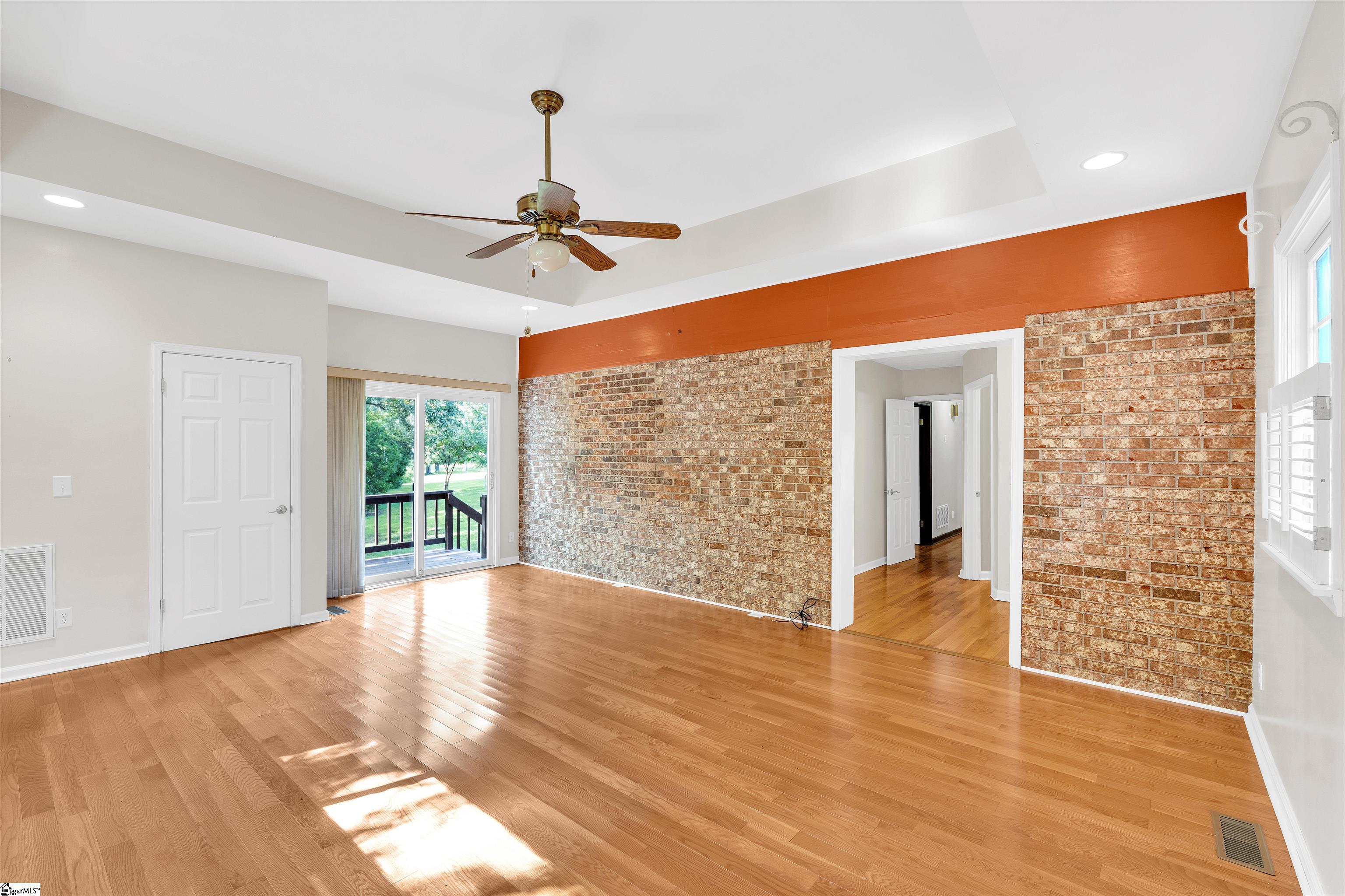 Fountain Inn, South Carolina, 29644, United States, 5 Bedrooms Bedrooms, ,4 BathroomsBathrooms,Residential,For Sale,1938942