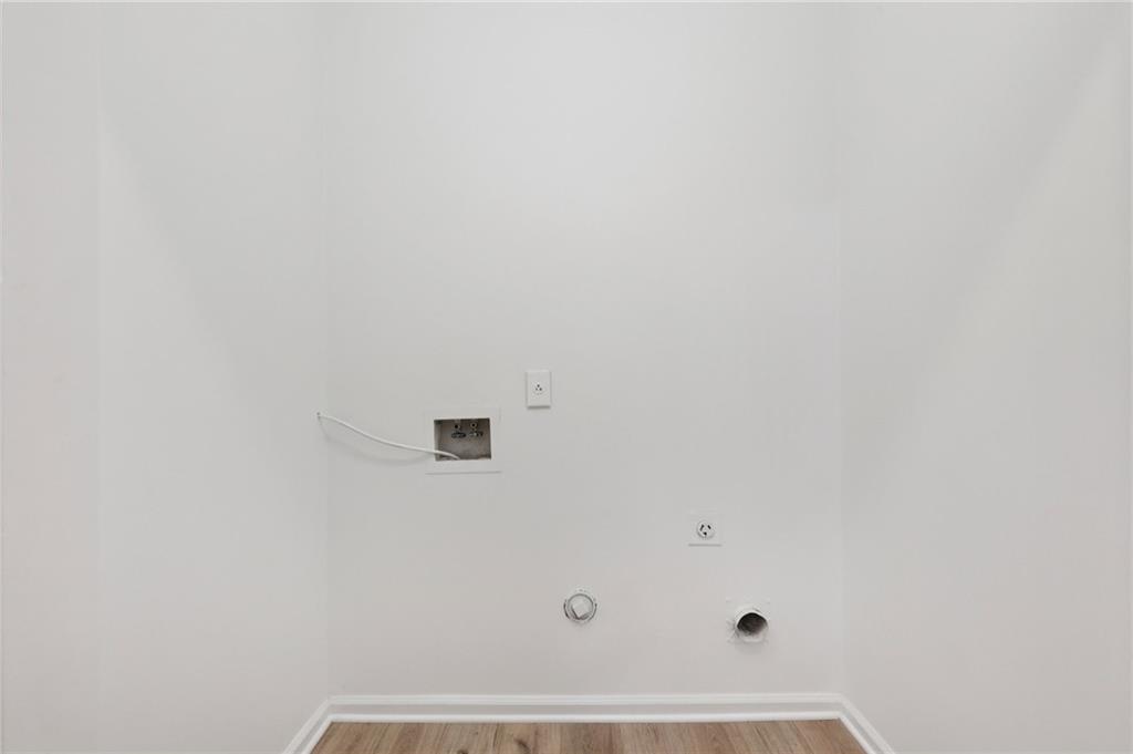 Alpharetta, Georgia, 30004, United States, 4 Bedrooms Bedrooms, ,3 BathroomsBathrooms,Residential,For Sale,1900649