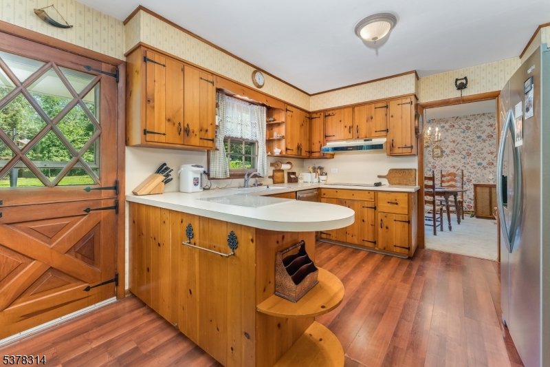 Raritan Twp., New Jersey, 08822, United States, 3 Bedrooms Bedrooms, ,2 BathroomsBathrooms,Residential,For Sale,1917160