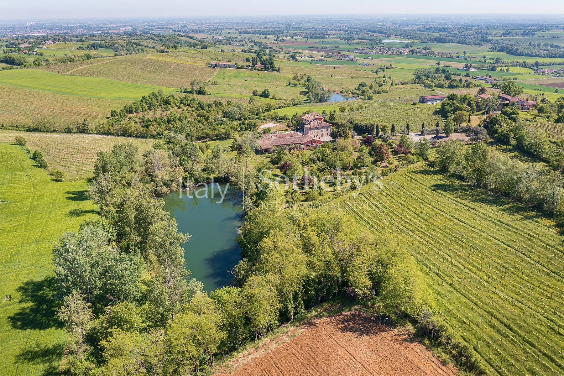  Farmhouse among the Vineyards of the Val Tidone south of Milan - 物件實景