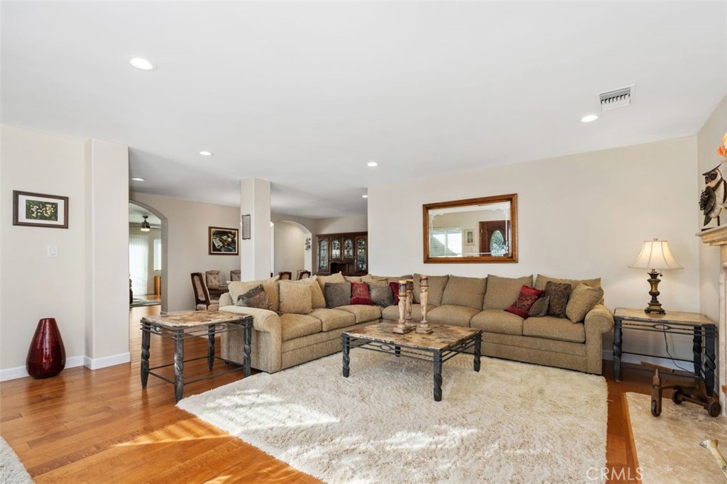 Torrance, California, 90505, United States, 4 Bedrooms Bedrooms, ,3 BathroomsBathrooms,Residential,For Sale,1992136