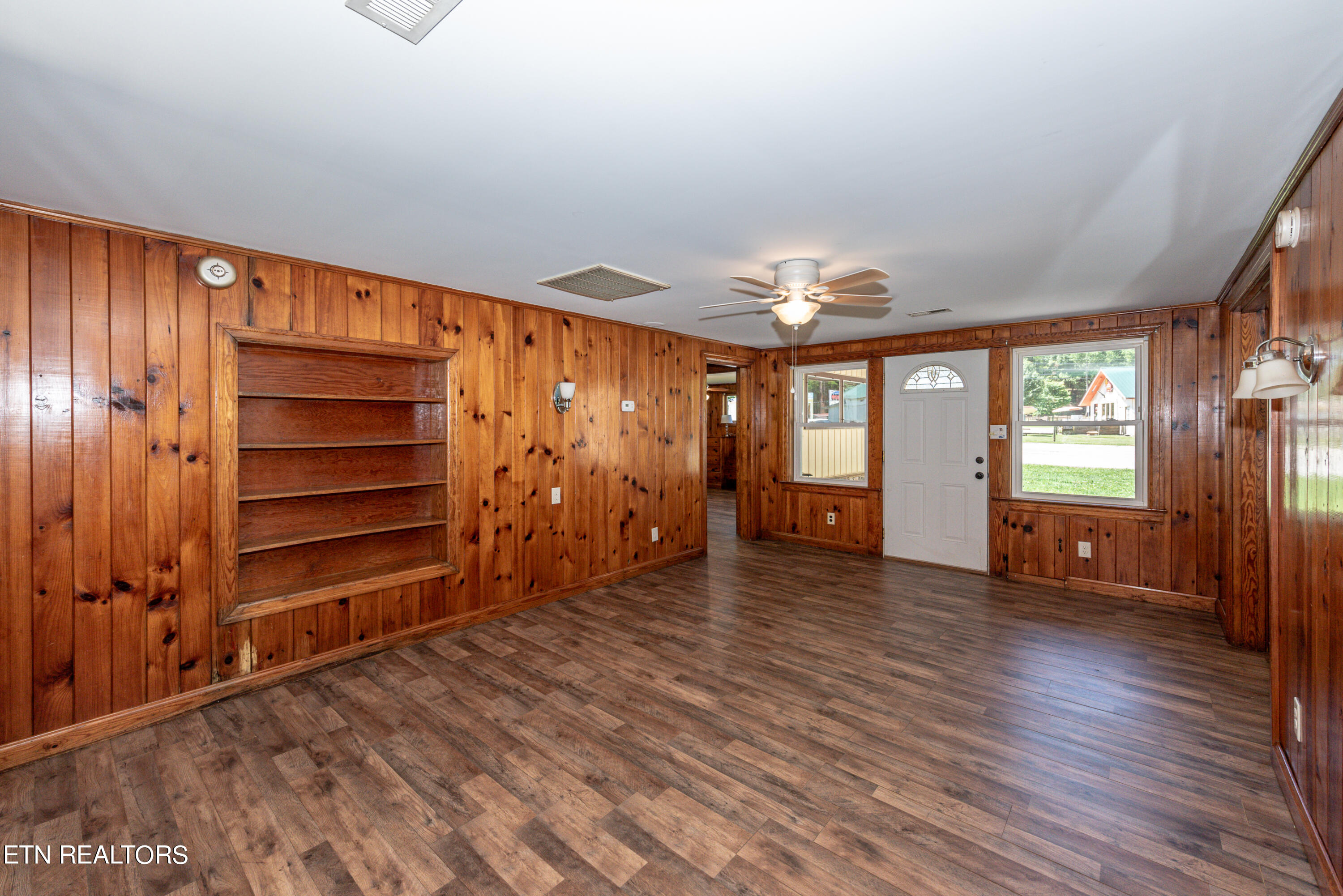 Townsend, Tennessee, 37882, United States, 3 Bedrooms Bedrooms, ,2 BathroomsBathrooms,Residential,For Sale,1984041