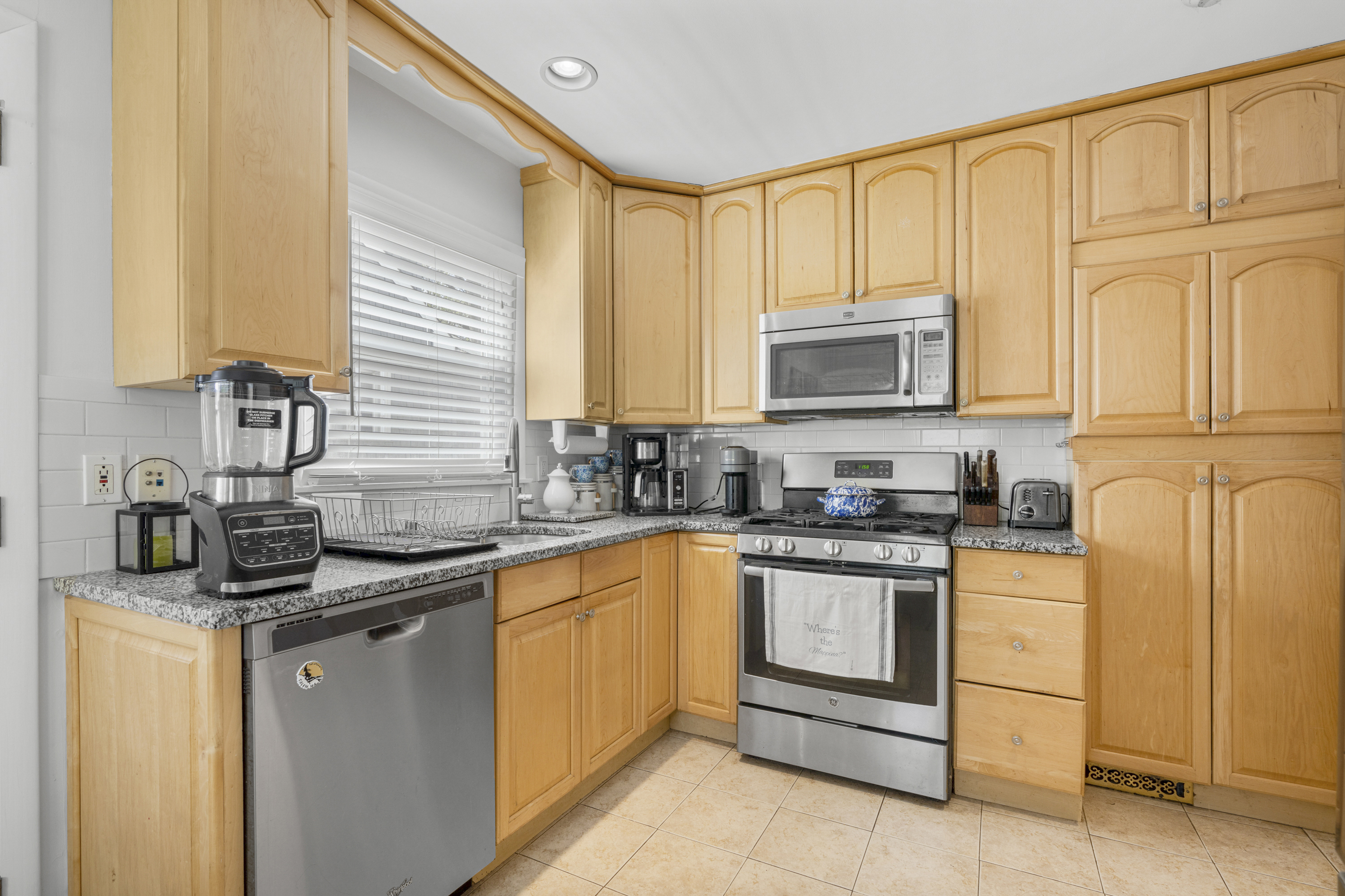  Lovely Harrison Two-Family Duplex - 物件實景