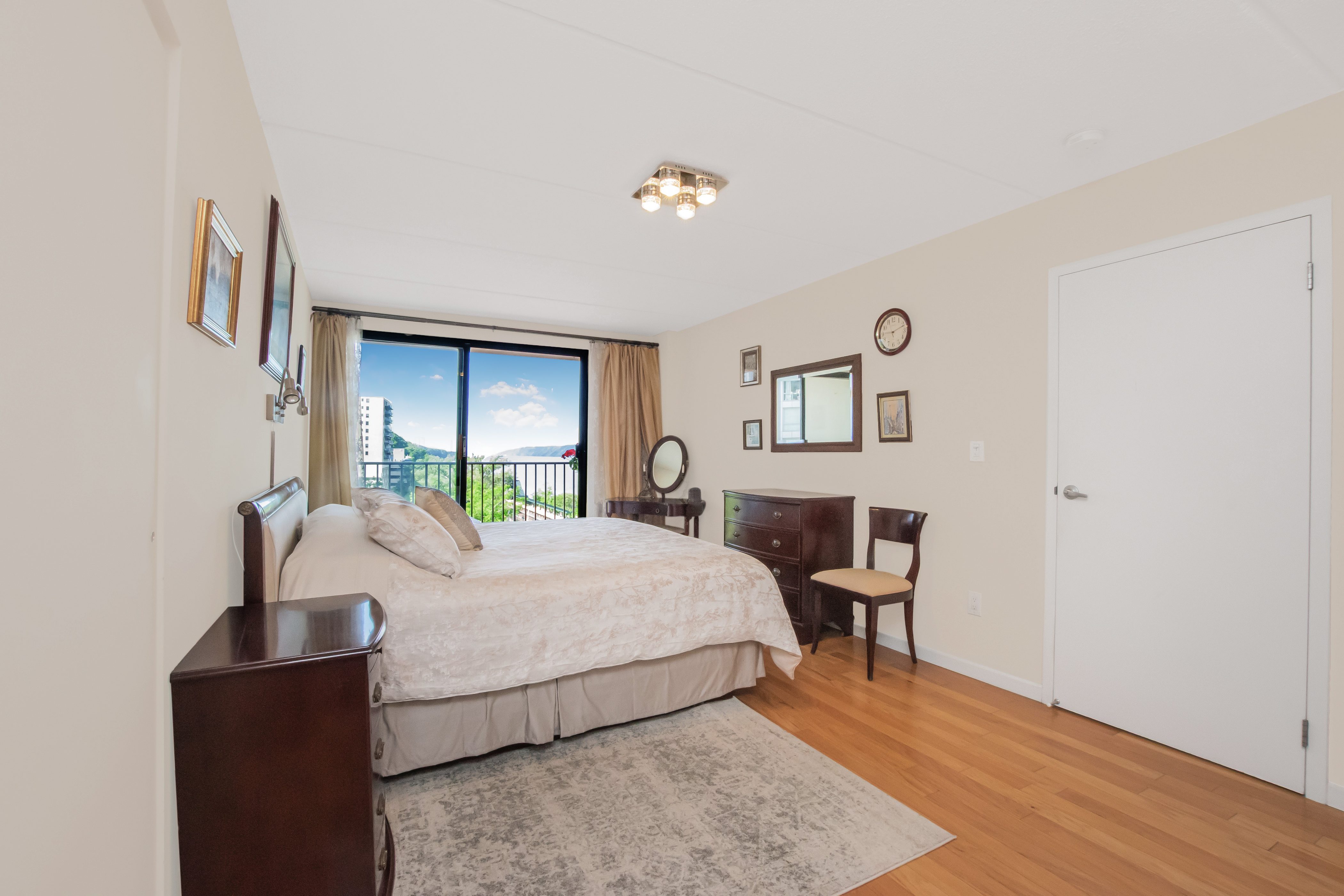  1155 Warburton Avenue - 物件實景