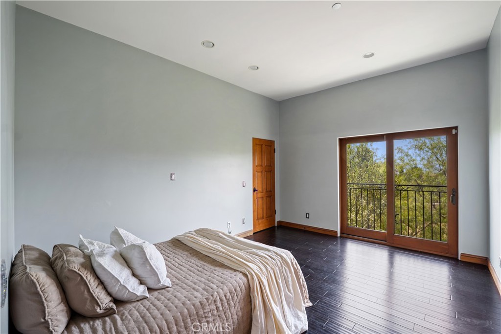 Calabasas, California, 91302, United States, 4 Bedrooms Bedrooms, ,4 BathroomsBathrooms,Residential,For Sale,1856479
