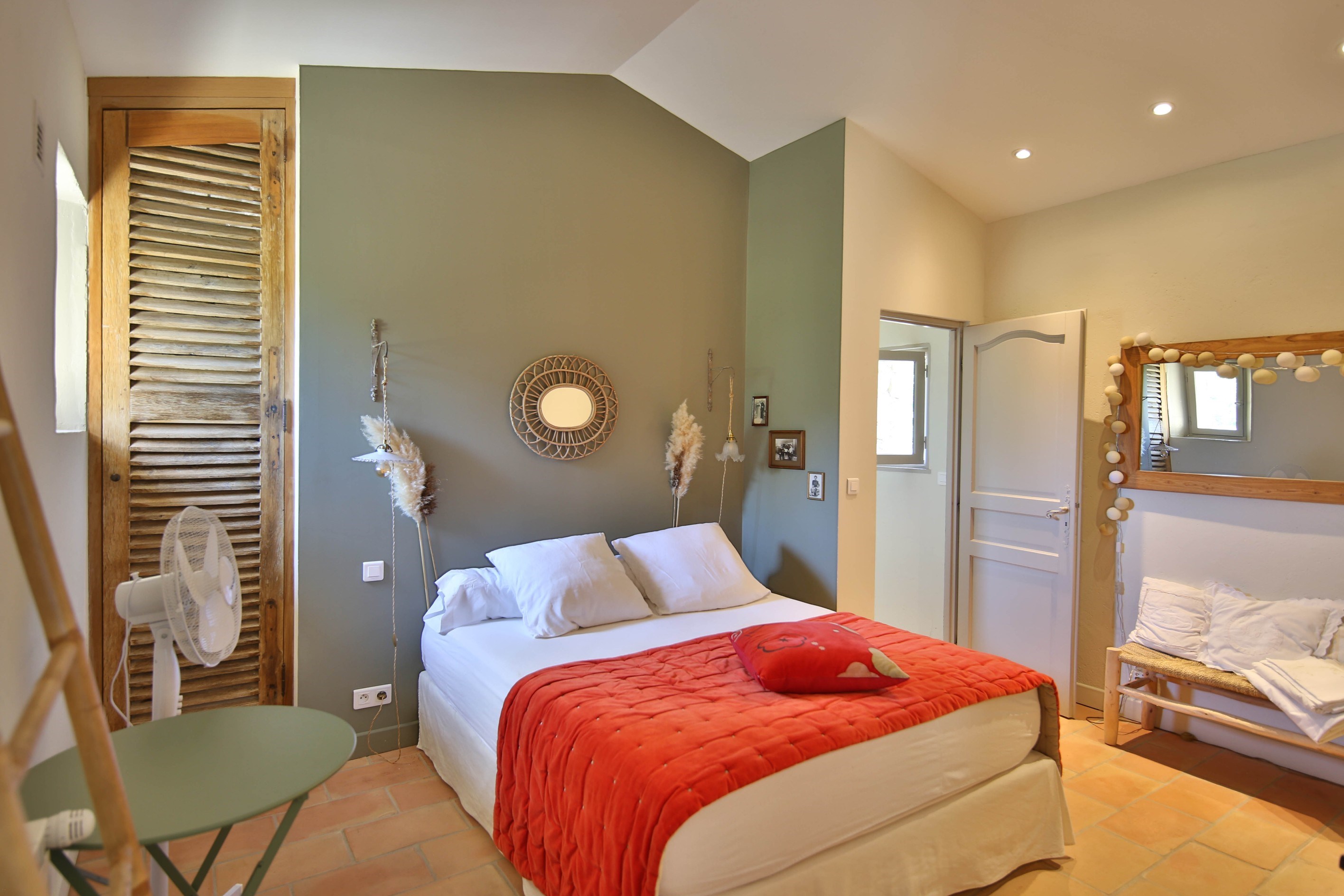  a home immersed in nature, where  provence becomes a way of life - 物件實景