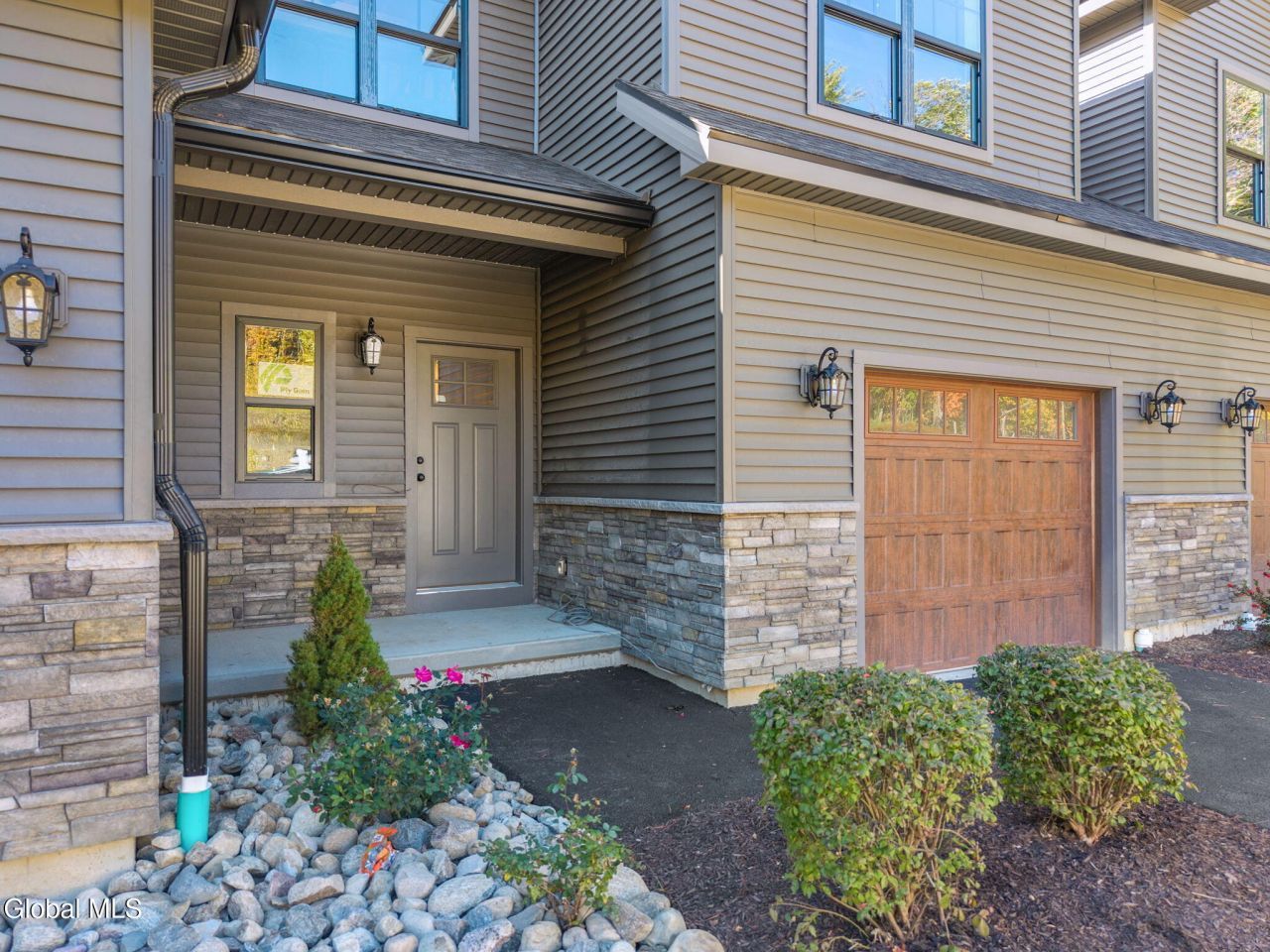 Lake George, New York, 12845, United States, 3 Bedrooms Bedrooms, ,3 BathroomsBathrooms,Residential,For Sale,1961144