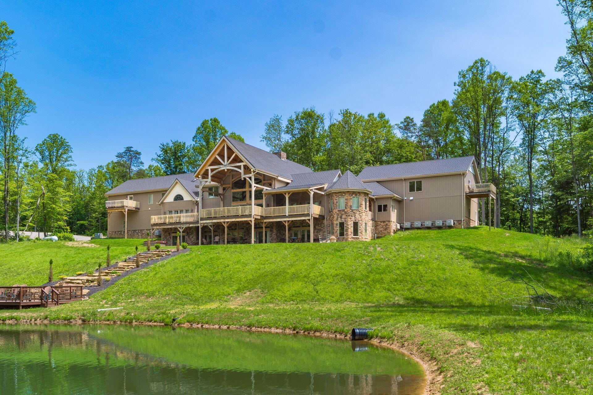 Rockbridge, Ohio, 43149, United States, 8 Bedrooms Bedrooms, ,14 BathroomsBathrooms,Residential,For Sale,1820005