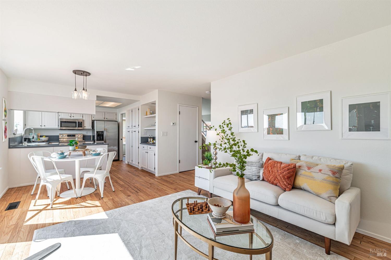 Vallejo, California, 94589, United States, 4 Bedrooms Bedrooms, ,3 BathroomsBathrooms,Residential,For Sale,1934272