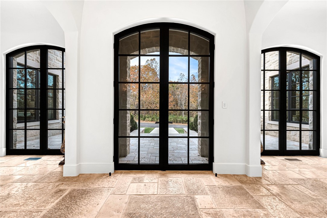 Fayetteville, Arkansas, 72704, United States, 4 Bedrooms Bedrooms, ,5 BathroomsBathrooms,Residential,For Sale,1993299