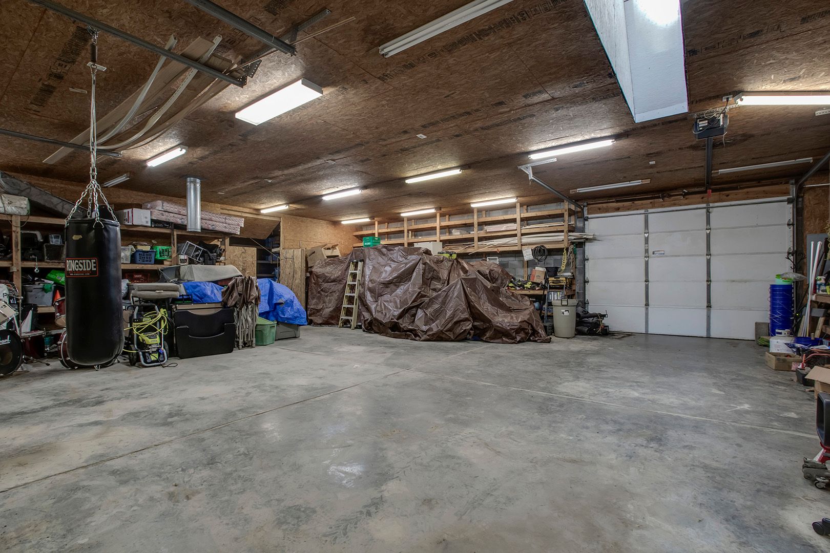 Kingston, Tennessee, 37763, United States, 5 Bedrooms Bedrooms, ,5 BathroomsBathrooms,Residential,For Sale,2011404