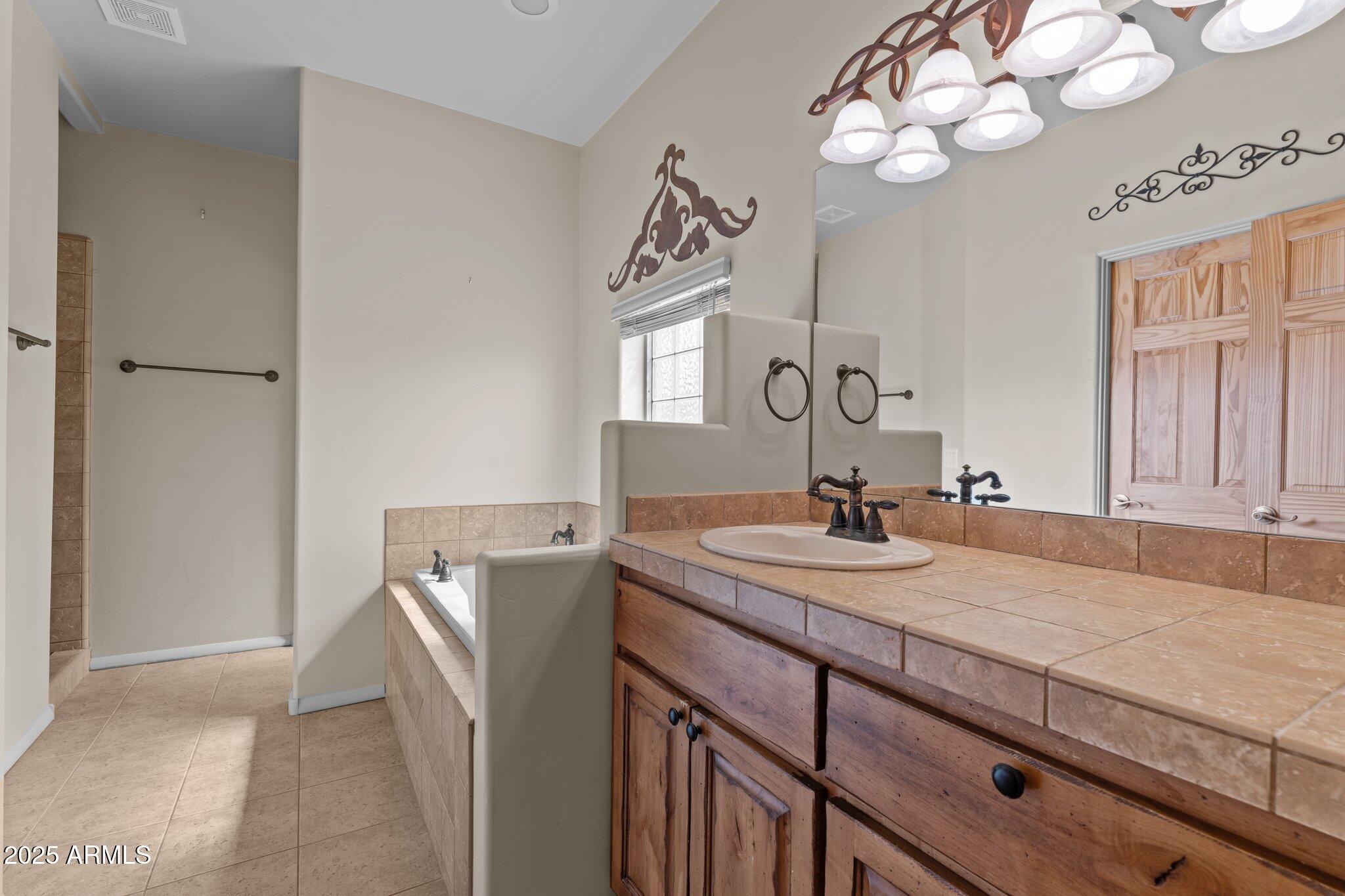 Wickenburg, Arizona, 85390, United States, 3 Bedrooms Bedrooms, ,3 BathroomsBathrooms,Residential,For Sale,1881788