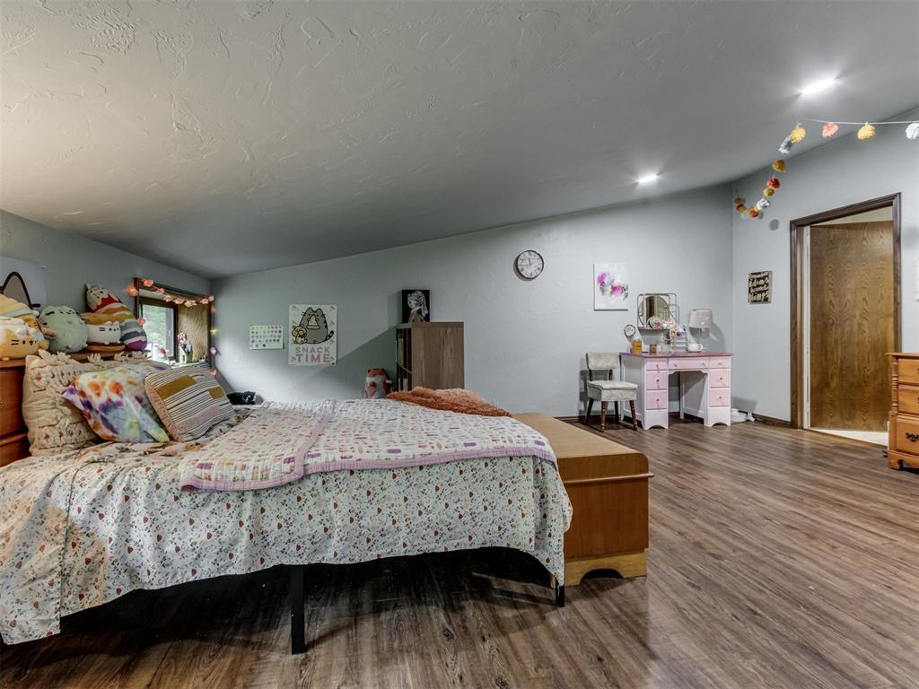 Oklahoma City, Oklahoma, 73131, United States, 4 Bedrooms Bedrooms, ,5 BathroomsBathrooms,Residential,For Sale,1919508