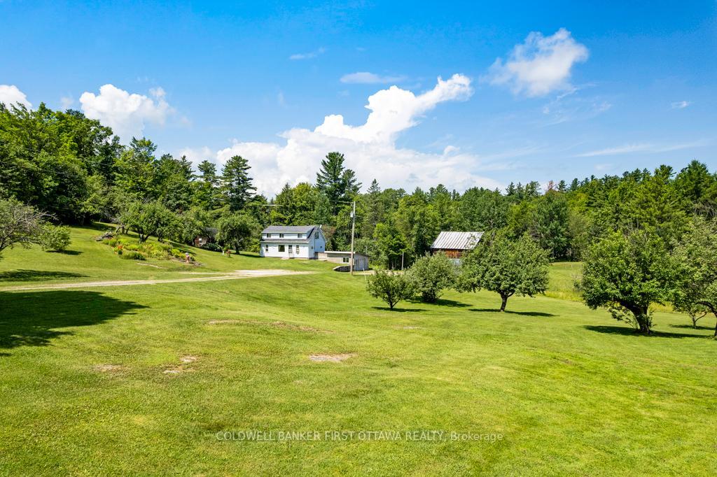 LANARK HIGHLANDS, Ontario, K0G 1K0, CA, 3 Bedrooms Bedrooms, ,Residential,For Sale,1947994