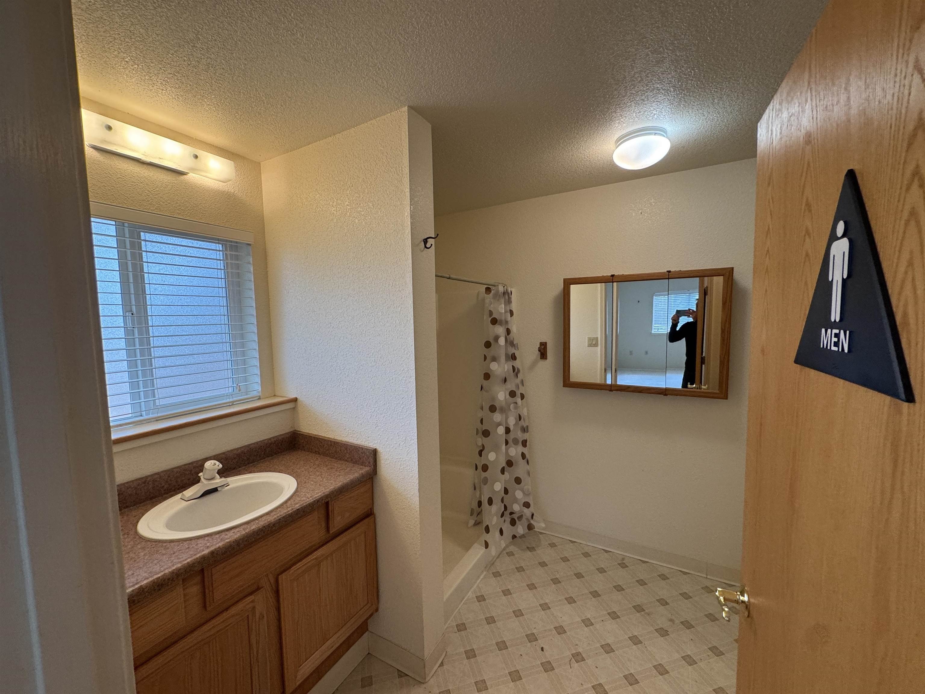 Mt Shasta, California, 96067, United States, 3 Bedrooms Bedrooms, ,2 BathroomsBathrooms,Residential,For Sale,1974393