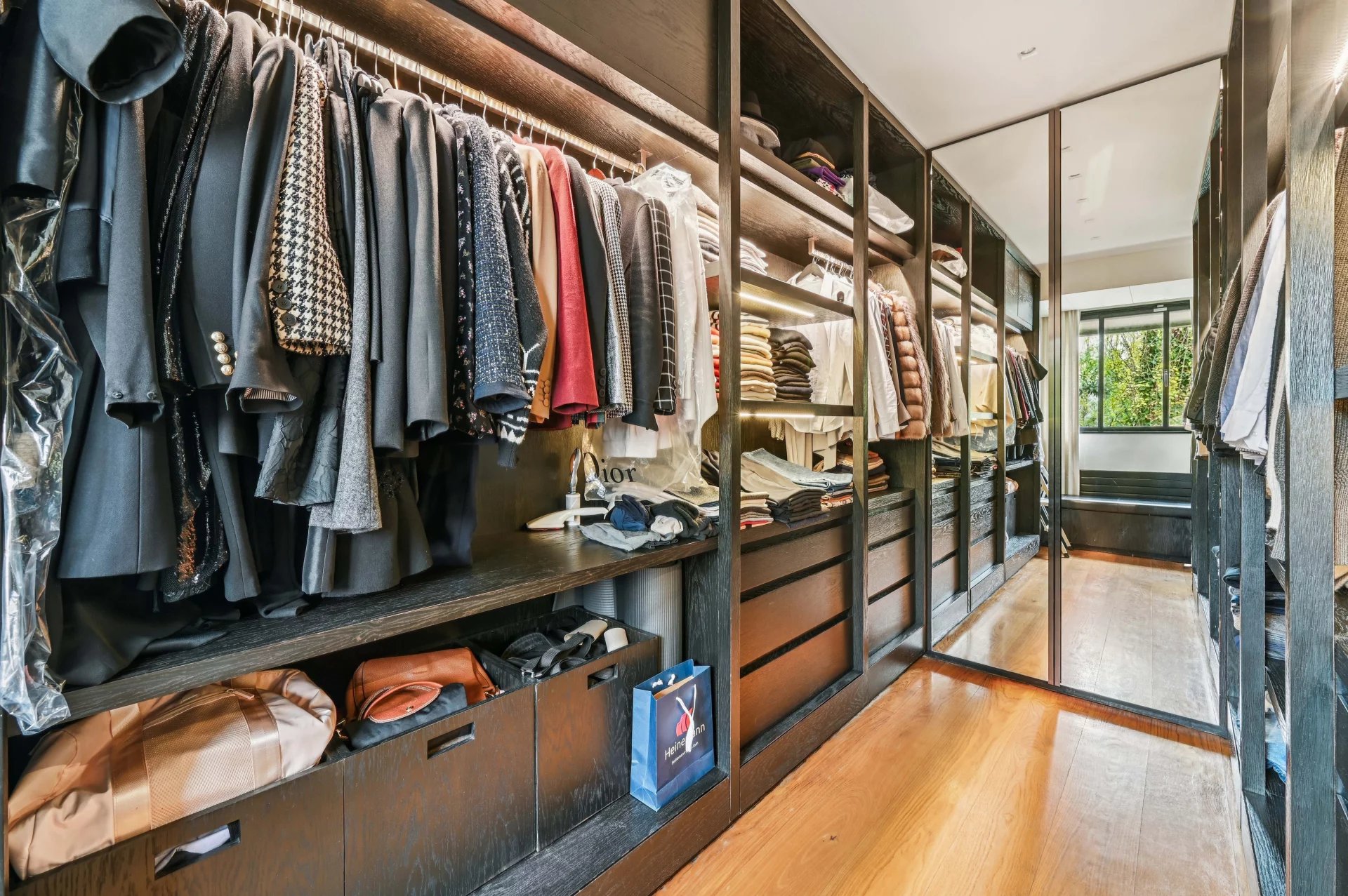 Paris 16th, Île-de-France, 75016, FR, 2 Bedrooms Bedrooms, ,1 BathroomBathrooms,Residential,For Sale,2002081