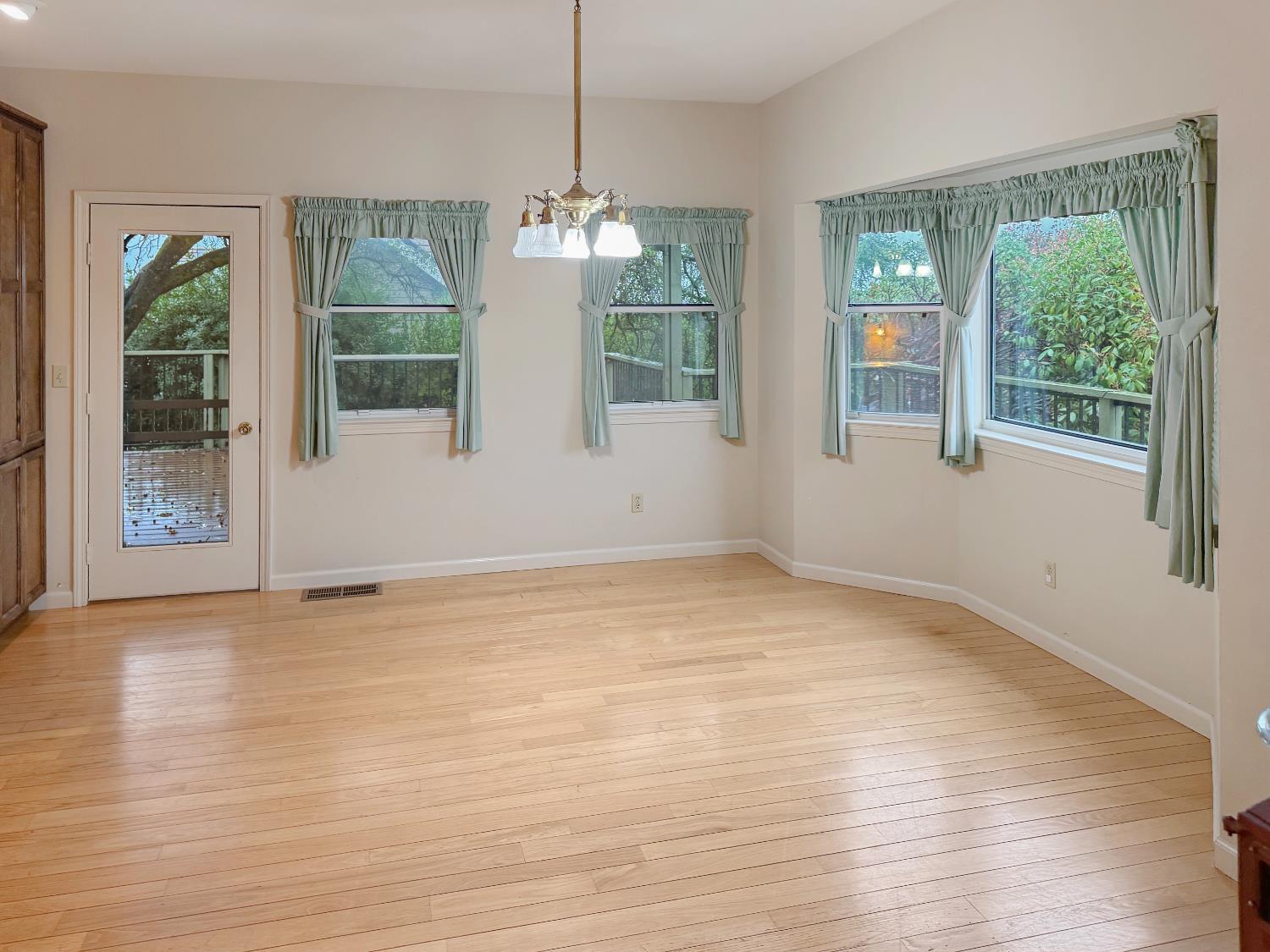 Auburn, California, 95603, United States, 4 Bedrooms Bedrooms, ,3 BathroomsBathrooms,Residential,For Sale,1988591