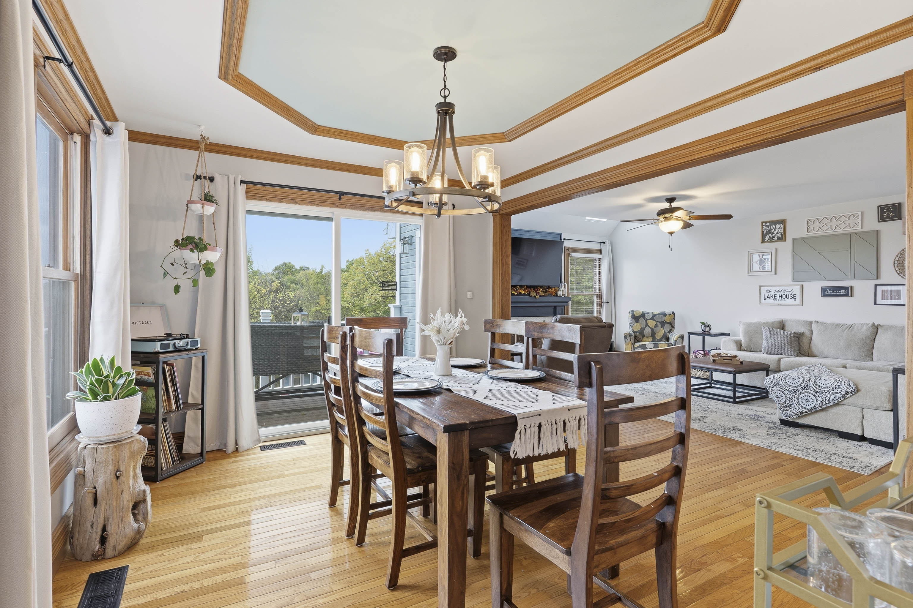 Manhattan, Kansas, 66503, United States, 4 Bedrooms Bedrooms, ,4 BathroomsBathrooms,Residential,For Sale,1985204